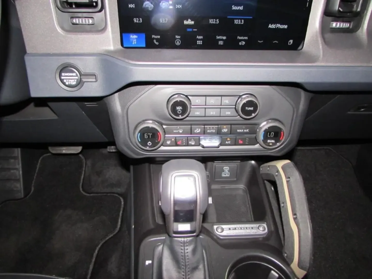 2025 /Black Onyx Ford Bronco Badlands (1FMEE9BP2SL) with an 2.7L V6 engine, located at 12836 Highway 21, De Soto, MO, 63020, (636) 337-7777, 38.151867, -90.575615 - Discover adventure on and off the road with the 2025 Ford Bronco Badlands, now available at Pettus Ford De Soto. Whether you're a weekend warrior eager to explore the great outdoors or a family seeking a reliable and spacious SUV for everyday use, this vehicle is designed to meet your needs. With ju - Photo#19