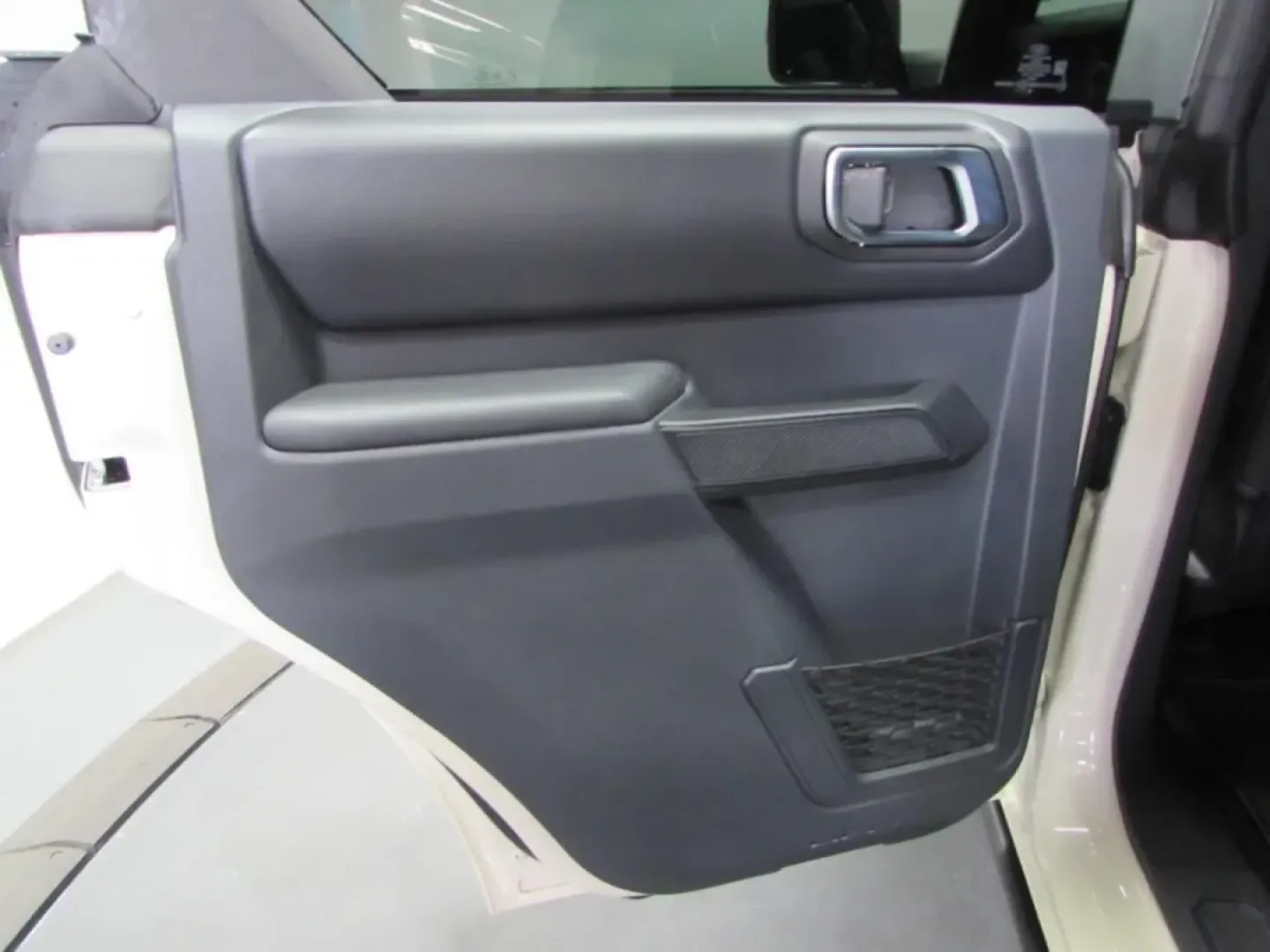 2025 /Black Onyx Ford Bronco Badlands (1FMEE9BP2SL) with an 2.7L V6 engine, located at 12836 Highway 21, De Soto, MO, 63020, (636) 337-7777, 38.151867, -90.575615 - Discover adventure on and off the road with the 2025 Ford Bronco Badlands, now available at Pettus Ford De Soto. Whether you're a weekend warrior eager to explore the great outdoors or a family seeking a reliable and spacious SUV for everyday use, this vehicle is designed to meet your needs. With ju - Photo#22