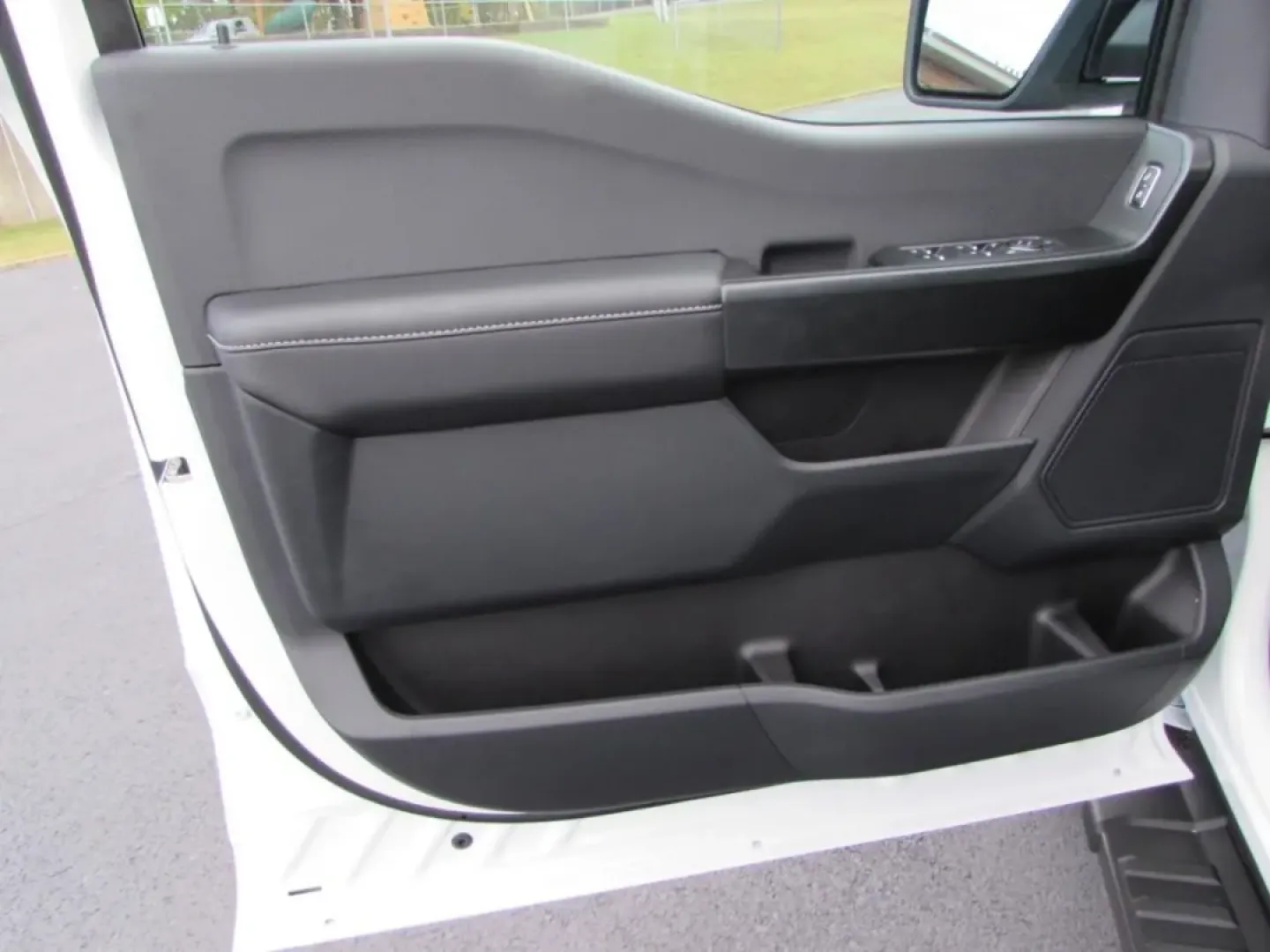 2025 /Black Ford F-150 STX (1FTFW2L56SK) with an 5.0L engine, Automatic transmission, located at 12836 Highway 21, De Soto, MO, 63020, (636) 337-7777, 38.151867, -90.575615 - Are you ready to elevate your lifestyle with a powerful and versatile truck that can handle everything from daily commutes to weekend adventures? Look no further! At Pettus Ford De Soto, we are thrilled to present this stunning 2025 Ford F-150 STX, perfect for those who demand both capability and co - Photo#14