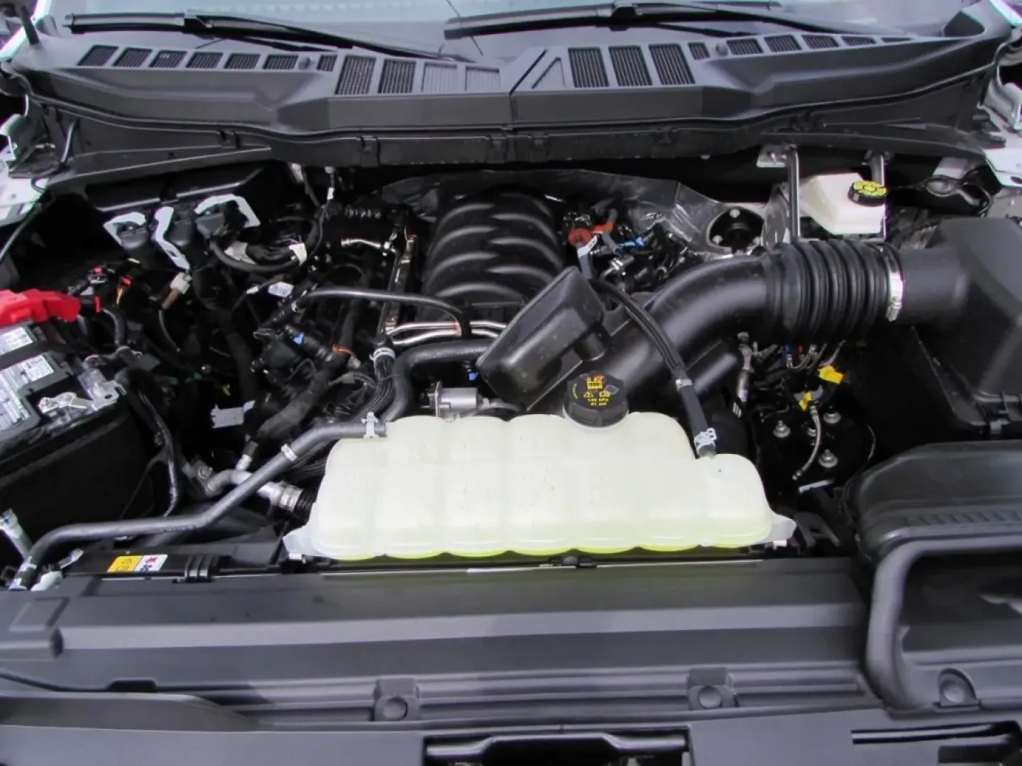 2025 /Black Ford F-150 STX (1FTFW2L5XSK) with an 5.0L engine, Automatic transmission, located at 12836 Highway 21, De Soto, MO, 63020, (636) 337-7777, 38.151867, -90.575615 - ### Discover Your Next Adventure with the 2025 Ford F-150 STX at Pettus Ford De Soto!<br /> <br /> Are you ready to elevate your lifestyle? Whether you're tackling daily commutes, planning weekend getaways, or taking on demanding work projects, the 2025 Ford F-150 STX is your perfect companion. With - Photo#9