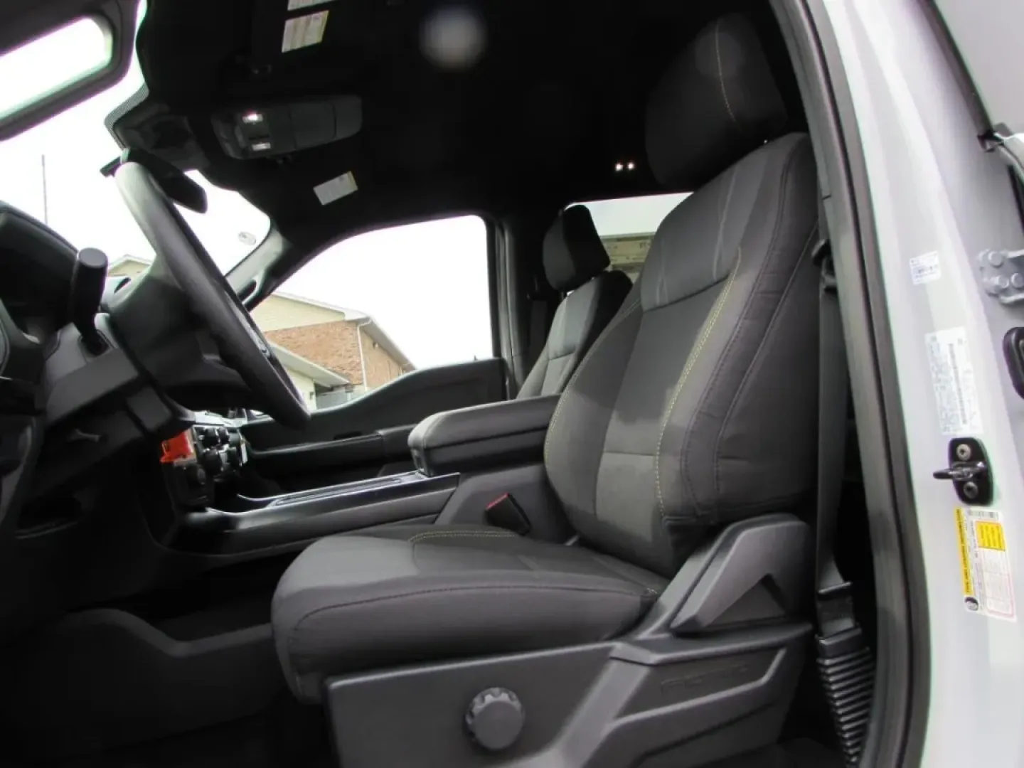 2025 /Black Ford F-150 STX (1FTFW2L5XSK) with an 5.0L engine, Automatic transmission, located at 12836 Highway 21, De Soto, MO, 63020, (636) 337-7777, 38.151867, -90.575615 - ### Discover Your Next Adventure with the 2025 Ford F-150 STX at Pettus Ford De Soto!<br /> <br /> Are you ready to elevate your lifestyle? Whether you're tackling daily commutes, planning weekend getaways, or taking on demanding work projects, the 2025 Ford F-150 STX is your perfect companion. With - Photo#16