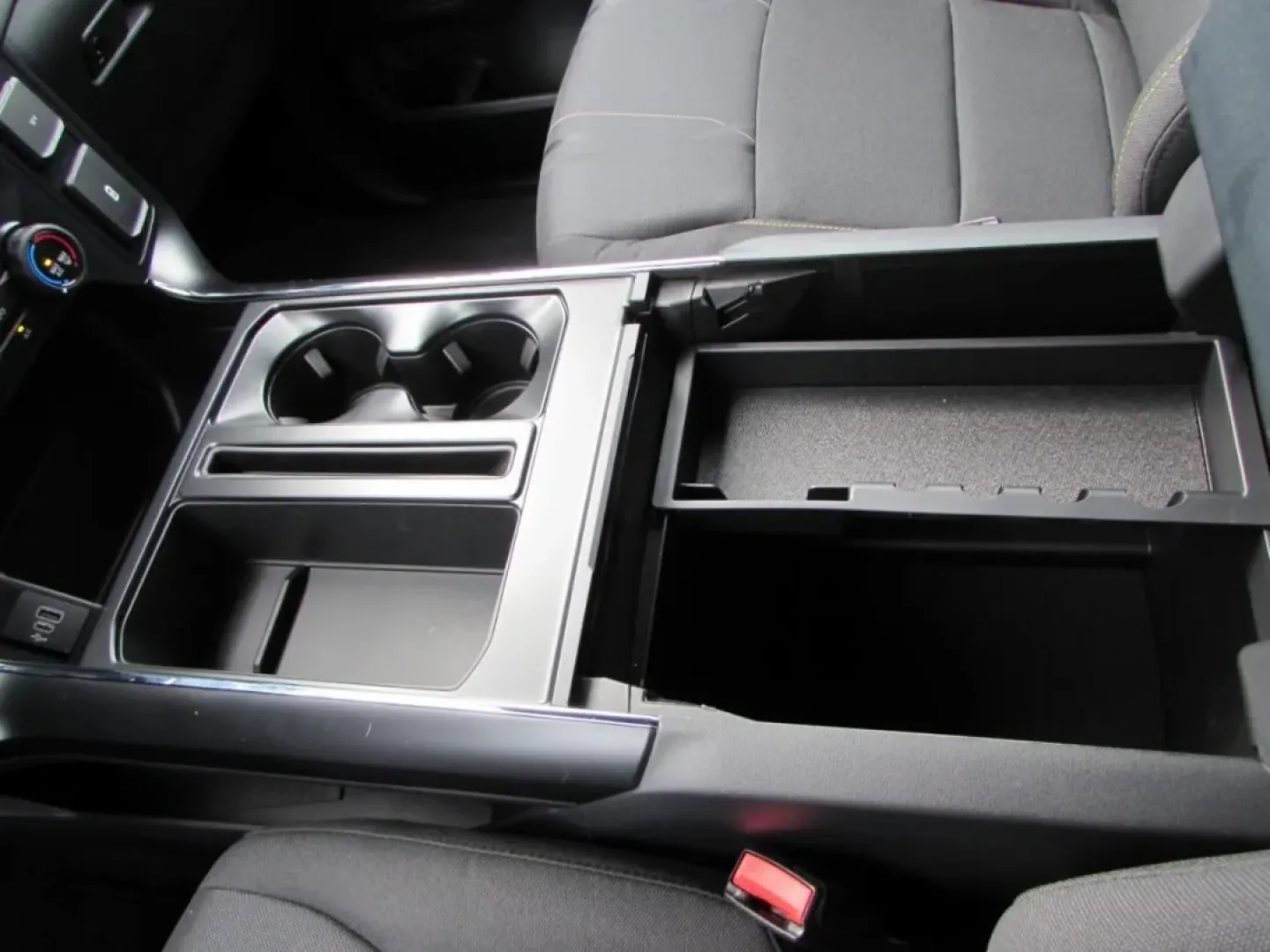 2025 /Black Ford F-150 STX (1FTFW2L5XSK) with an 5.0L engine, Automatic transmission, located at 12836 Highway 21, De Soto, MO, 63020, (636) 337-7777, 38.151867, -90.575615 - ### Discover Your Next Adventure with the 2025 Ford F-150 STX at Pettus Ford De Soto!<br /> <br /> Are you ready to elevate your lifestyle? Whether you're tackling daily commutes, planning weekend getaways, or taking on demanding work projects, the 2025 Ford F-150 STX is your perfect companion. With - Photo#25