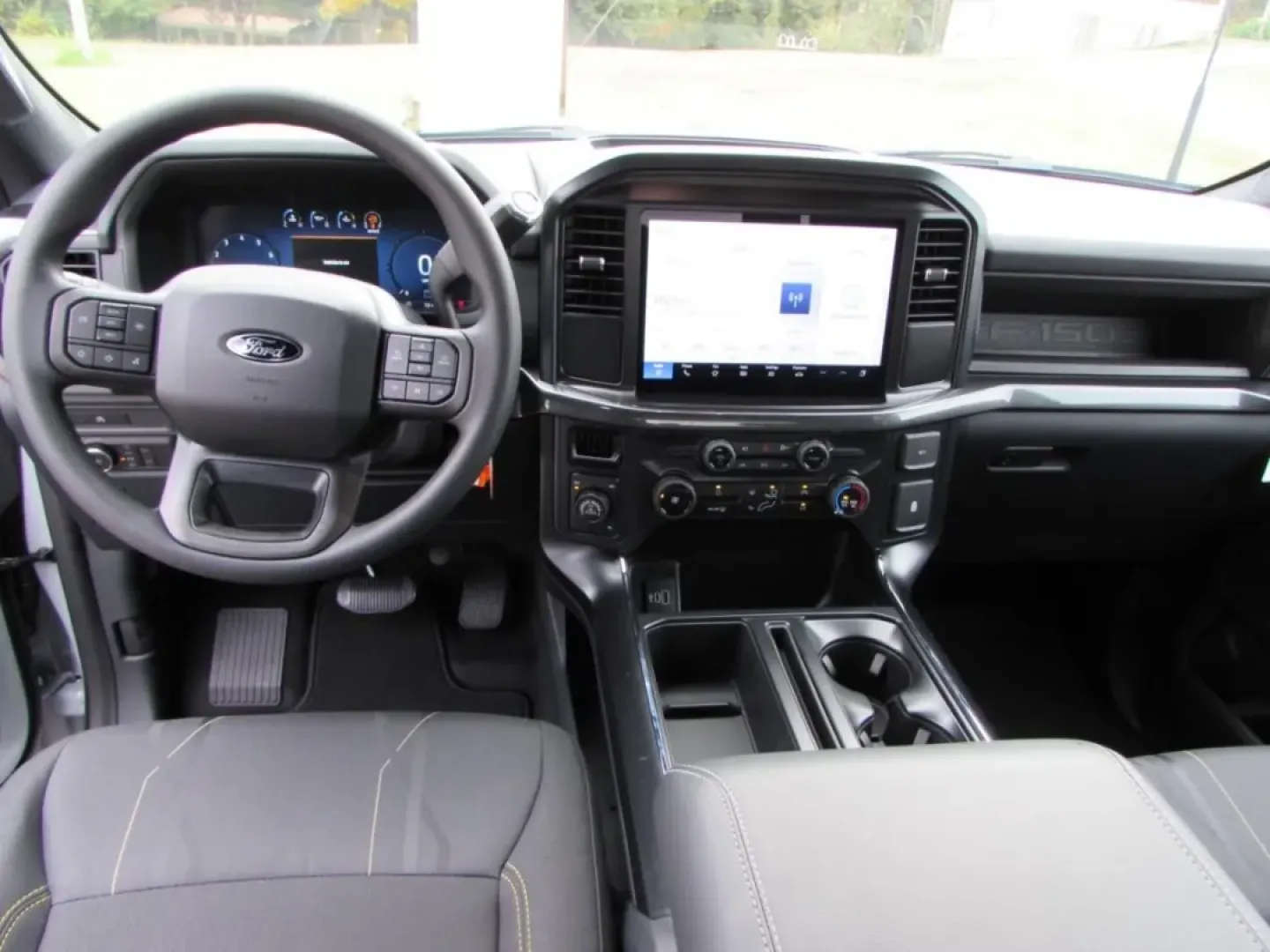 2025 /Black Ford F-150 STX (1FTFW2L5XSK) with an 5.0L engine, Automatic transmission, located at 12836 Highway 21, De Soto, MO, 63020, (636) 337-7777, 38.151867, -90.575615 - ### Discover Your Next Adventure with the 2025 Ford F-150 STX at Pettus Ford De Soto!<br /> <br /> Are you ready to elevate your lifestyle? Whether you're tackling daily commutes, planning weekend getaways, or taking on demanding work projects, the 2025 Ford F-150 STX is your perfect companion. With - Photo#26