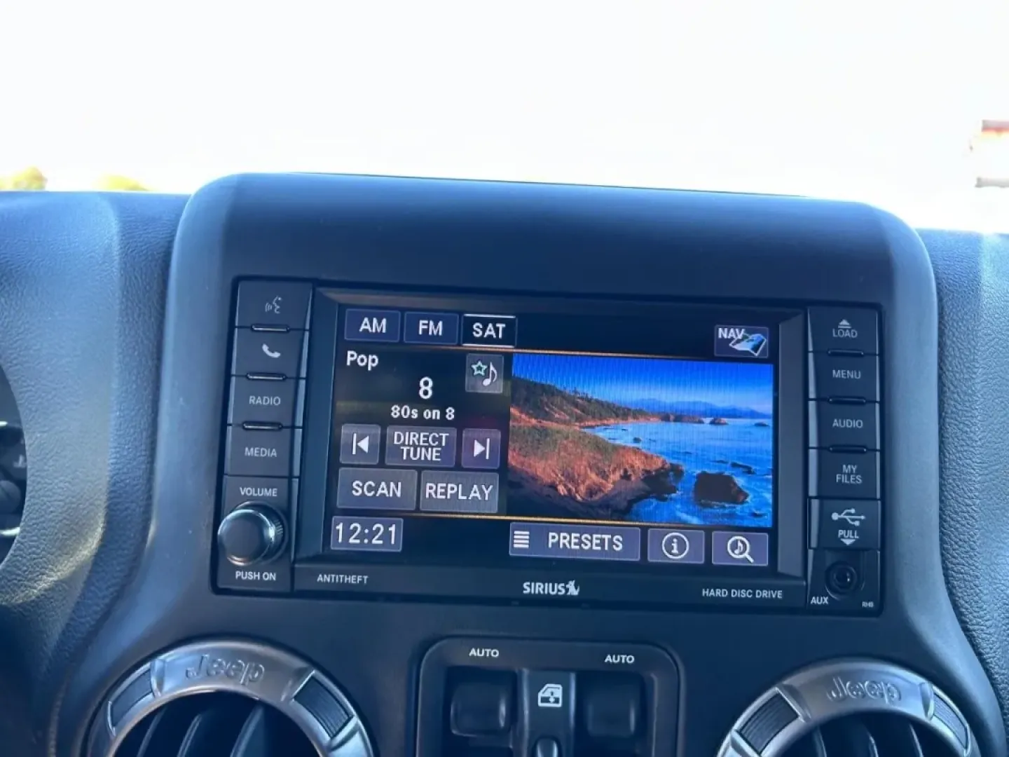 2018 /Black Leather Jeep Wrangler Unlimited Altitude (1C4BJWEG9JL) with an 3.6L V6 24V VVT engine, located at 970 Woodlawn Dr., Farmington, MO, 63640, (573) 431-7800, 37.825642, -90.468674 - Are you ready to embark on your next adventure? Whether you're navigating city streets or tackling rugged trails, the 2018 Jeep Wrangler is the ultimate companion for those who crave both excitement and reliability. At Pettus CDJR Farmington, we understand that your vehicle is more than just a means - Photo#13