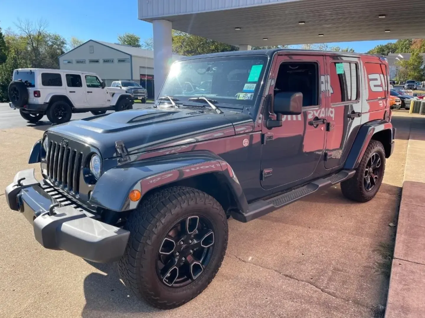 2018 /Black Leather Jeep Wrangler Unlimited Altitude (1C4BJWEG9JL) with an 3.6L V6 24V VVT engine, located at 970 Woodlawn Dr., Farmington, MO, 63640, (573) 431-7800, 37.825642, -90.468674 - Are you ready to embark on your next adventure? Whether you're navigating city streets or tackling rugged trails, the 2018 Jeep Wrangler is the ultimate companion for those who crave both excitement and reliability. At Pettus CDJR Farmington, we understand that your vehicle is more than just a means - Photo#2