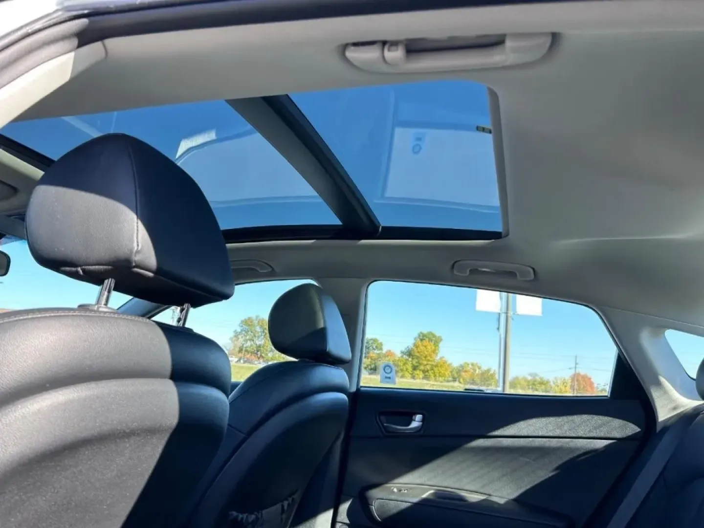 2020 /Black Leather Kia Optima SE (5XXGT4L34LG) with an 2.4L DOHC I4 GDI engine, Automatic transmission, located at 970 Woodlawn Dr., Farmington, MO, 63640, (573) 431-7800, 37.825642, -90.468674 - **Discover Your Next Adventure with the 2020 Kia Optima from Pettus CDJR Farmington!**<br /> <br /> Are you searching for a reliable, stylish, and fuel-efficient sedan to enhance your daily drive? Look no further! The 2020 Kia Optima, available now at Pettus CDJR Farmington, is perfect for long comm - Photo#9