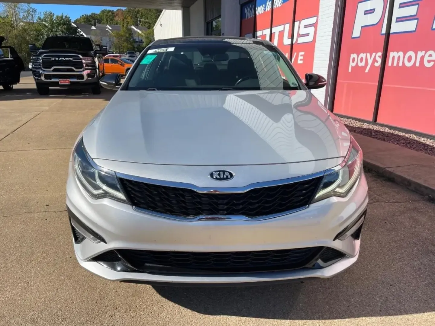 2020 /Black Leather Kia Optima SE (5XXGT4L34LG) with an 2.4L DOHC I4 GDI engine, Automatic transmission, located at 970 Woodlawn Dr., Farmington, MO, 63640, (573) 431-7800, 37.825642, -90.468674 - **Discover Your Next Adventure with the 2020 Kia Optima from Pettus CDJR Farmington!**<br /> <br /> Are you searching for a reliable, stylish, and fuel-efficient sedan to enhance your daily drive? Look no further! The 2020 Kia Optima, available now at Pettus CDJR Farmington, is perfect for long comm - Photo#1