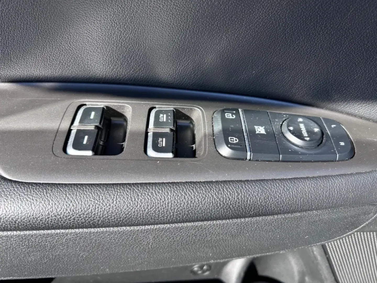 2020 /Black Leather Kia Optima SE (5XXGT4L34LG) with an 2.4L DOHC I4 GDI engine, Automatic transmission, located at 970 Woodlawn Dr., Farmington, MO, 63640, (573) 431-7800, 37.825642, -90.468674 - **Discover Your Next Adventure with the 2020 Kia Optima from Pettus CDJR Farmington!**<br /> <br /> Are you searching for a reliable, stylish, and fuel-efficient sedan to enhance your daily drive? Look no further! The 2020 Kia Optima, available now at Pettus CDJR Farmington, is perfect for long comm - Photo#18