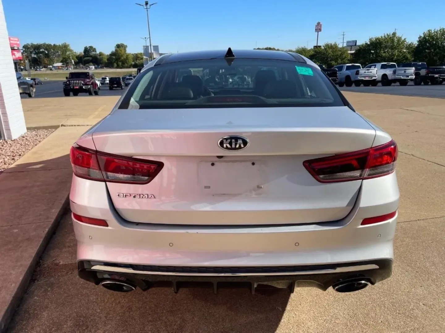 2020 /Black Leather Kia Optima SE (5XXGT4L34LG) with an 2.4L DOHC I4 GDI engine, Automatic transmission, located at 970 Woodlawn Dr., Farmington, MO, 63640, (573) 431-7800, 37.825642, -90.468674 - **Discover Your Next Adventure with the 2020 Kia Optima from Pettus CDJR Farmington!**<br /> <br /> Are you searching for a reliable, stylish, and fuel-efficient sedan to enhance your daily drive? Look no further! The 2020 Kia Optima, available now at Pettus CDJR Farmington, is perfect for long comm - Photo#3