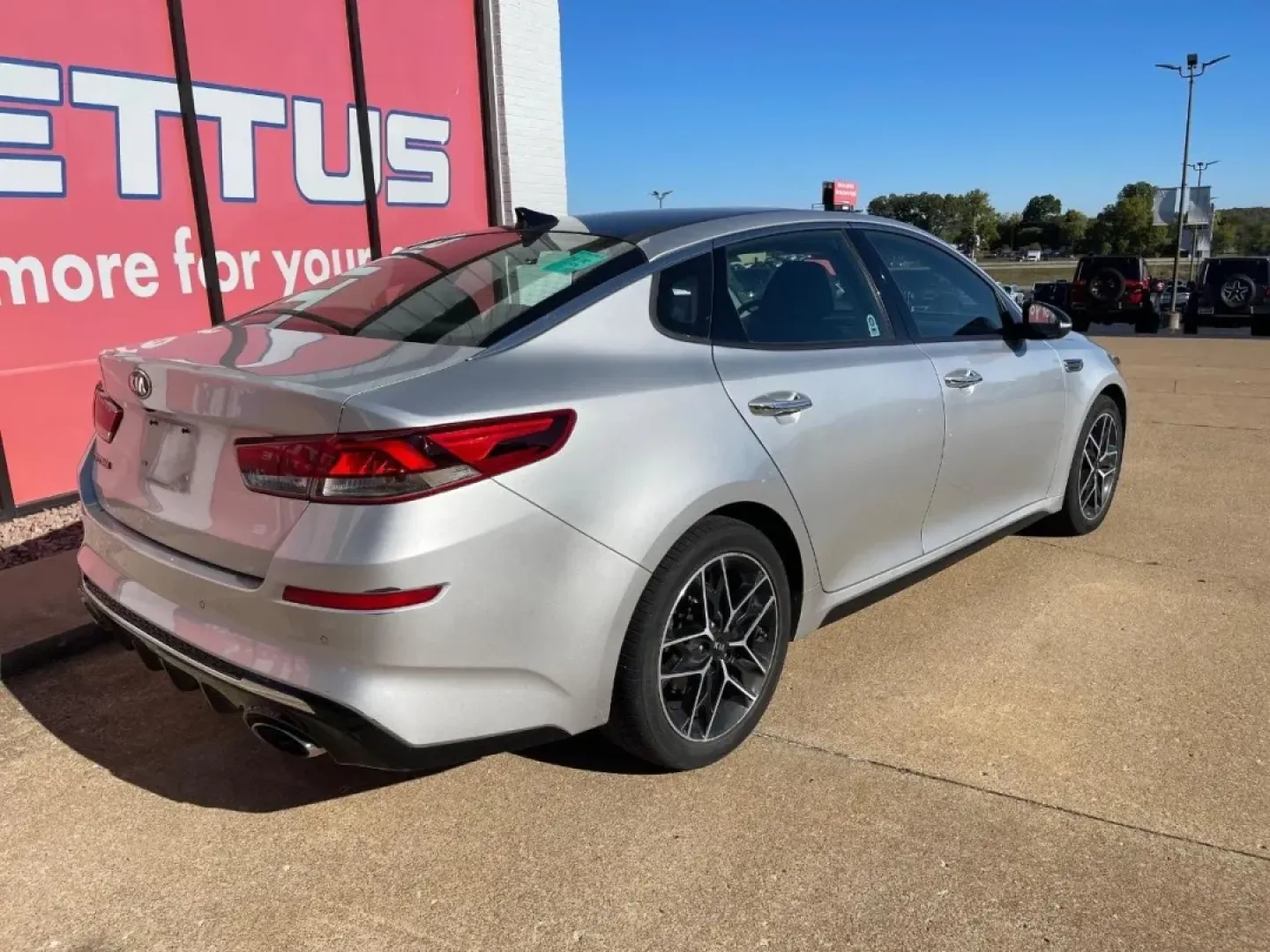 2020 /Black Leather Kia Optima SE (5XXGT4L34LG) with an 2.4L DOHC I4 GDI engine, Automatic transmission, located at 970 Woodlawn Dr., Farmington, MO, 63640, (573) 431-7800, 37.825642, -90.468674 - **Discover Your Next Adventure with the 2020 Kia Optima from Pettus CDJR Farmington!**<br /> <br /> Are you searching for a reliable, stylish, and fuel-efficient sedan to enhance your daily drive? Look no further! The 2020 Kia Optima, available now at Pettus CDJR Farmington, is perfect for long comm - Photo#4