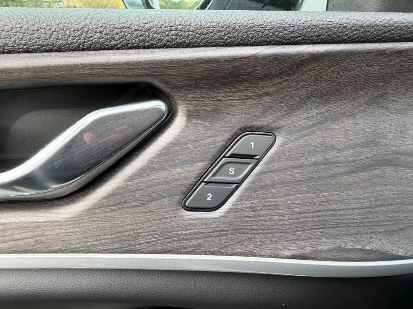 2025 /Global Black Leather Jeep Grand Cherokee Limited (1C4RJHBG2SC) with an 3.6L V6 24V VVT UPG I engine, located at 970 Woodlawn Dr., Farmington, MO, 63640, (573) 431-7800, 37.825642, -90.468674 - **Explore the Open Road with the 2025 Jeep Grand Cherokee Limited: Your Next Adventure Awaits!**<br /> <br /> Are you ready to elevate your driving experience? Whether you're navigating the daily grind of long commutes or embarking on weekend getaways with family and friends, the **2025 Jeep Grand C - Photo#20