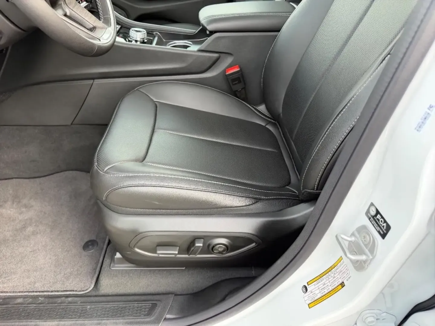 2025 /Global Black Leather Jeep Grand Cherokee Limited (1C4RJHBG2SC) with an 3.6L V6 24V VVT UPG I engine, located at 970 Woodlawn Dr., Farmington, MO, 63640, (573) 431-7800, 37.825642, -90.468674 - **Explore the Open Road with the 2025 Jeep Grand Cherokee Limited: Your Next Adventure Awaits!**<br /> <br /> Are you ready to elevate your driving experience? Whether you're navigating the daily grind of long commutes or embarking on weekend getaways with family and friends, the **2025 Jeep Grand C - Photo#21