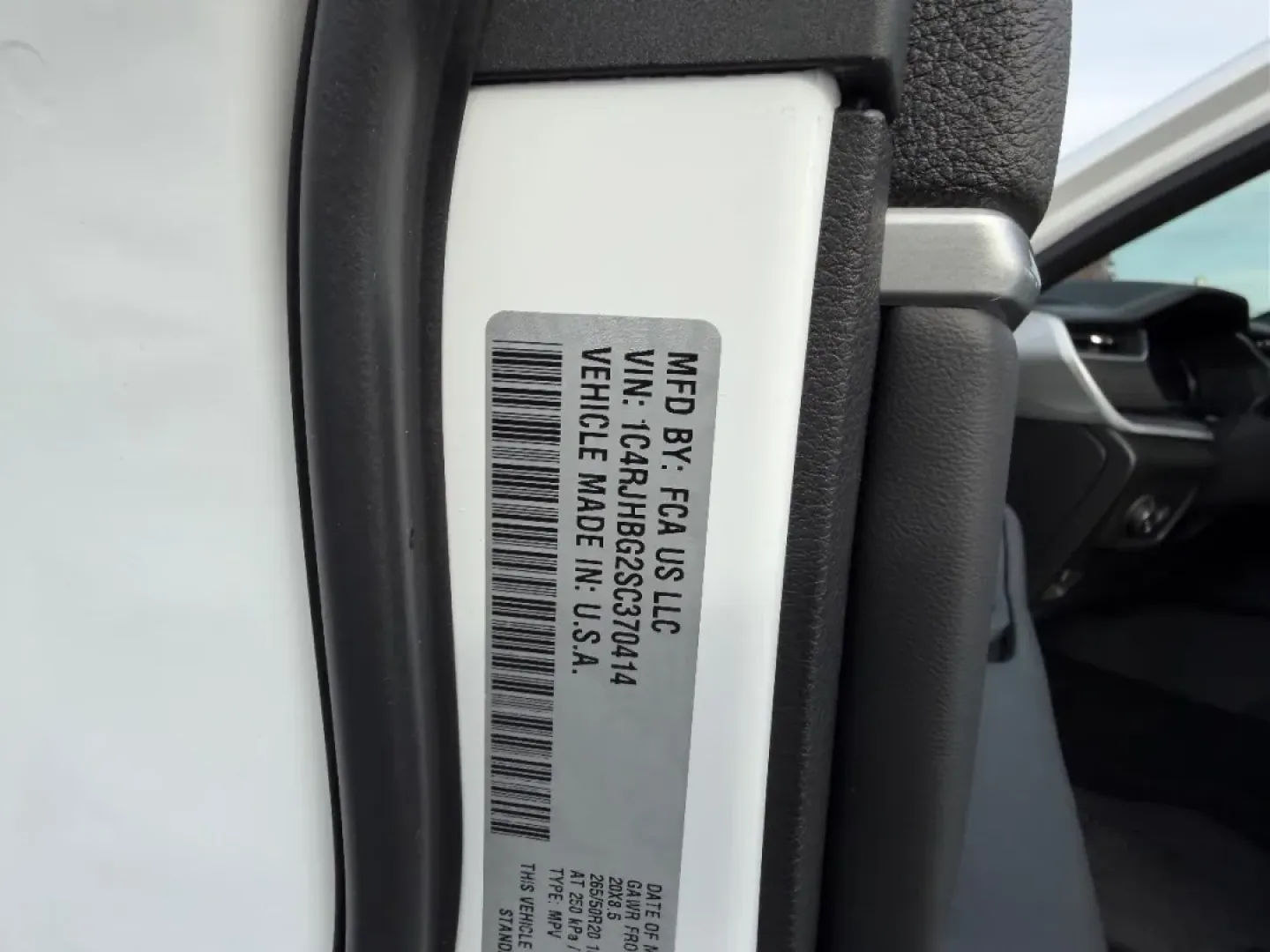 2025 /Global Black Leather Jeep Grand Cherokee Limited (1C4RJHBG2SC) with an 3.6L V6 24V VVT UPG I engine, located at 970 Woodlawn Dr., Farmington, MO, 63640, (573) 431-7800, 37.825642, -90.468674 - **Explore the Open Road with the 2025 Jeep Grand Cherokee Limited: Your Next Adventure Awaits!**<br /> <br /> Are you ready to elevate your driving experience? Whether you're navigating the daily grind of long commutes or embarking on weekend getaways with family and friends, the **2025 Jeep Grand C - Photo#24