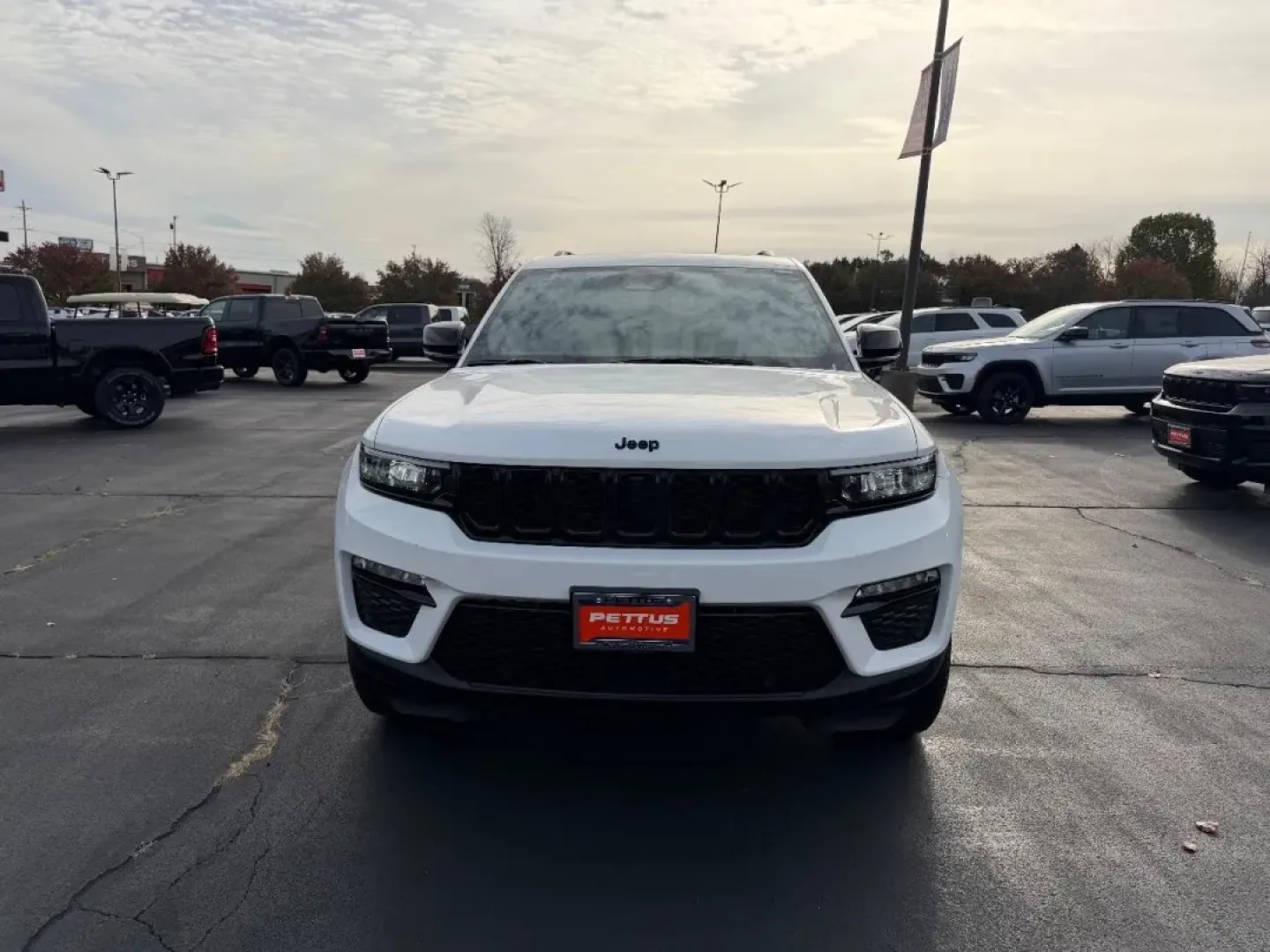 2025 /Global Black Leather Jeep Grand Cherokee Limited (1C4RJHBG2SC) with an 3.6L V6 24V VVT UPG I engine, located at 970 Woodlawn Dr., Farmington, MO, 63640, (573) 431-7800, 37.825642, -90.468674 - **Explore the Open Road with the 2025 Jeep Grand Cherokee Limited: Your Next Adventure Awaits!**<br /> <br /> Are you ready to elevate your driving experience? Whether you're navigating the daily grind of long commutes or embarking on weekend getaways with family and friends, the **2025 Jeep Grand C - Photo#8