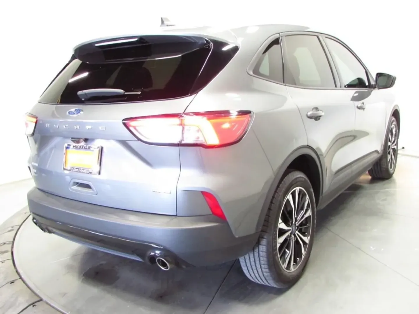 2022 /Dark Earth Gray Ford Escape SE Hybrid (1FMCU9BZ9NU) with an Other engine, Automatic transmission, located at 12836 Highway 21, De Soto, MO, 63020, (636) 337-7777, 38.151867, -90.575615 - **Discover Your Next Adventure with the Versatile 2022 Ford Escape SE Hybrid!**<br /> <br /> Are you ready to elevate your lifestyle? Whether you're commuting to work, heading out for family get-togethers, or planning weekend adventures, the 2022 Ford Escape SE Hybrid is the perfect companion. This - Photo#7