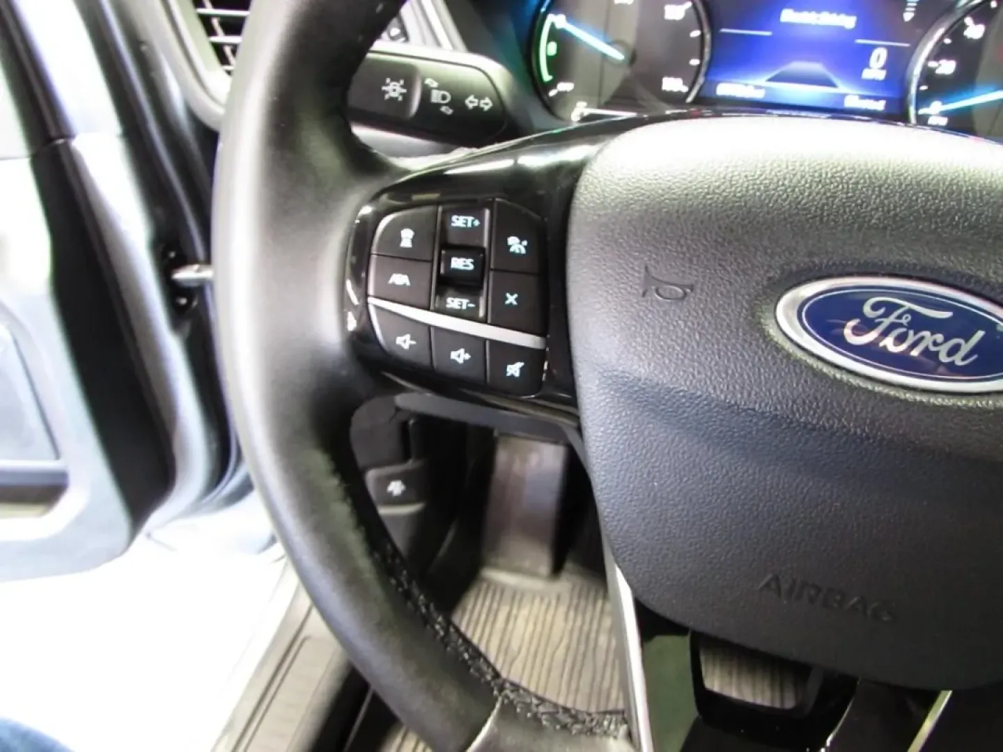 2022 /Dark Earth Gray Ford Escape SE Hybrid (1FMCU9BZ9NU) with an Other engine, Automatic transmission, located at 12836 Highway 21, De Soto, MO, 63020, (636) 337-7777, 38.151867, -90.575615 - **Discover Your Next Adventure with the Versatile 2022 Ford Escape SE Hybrid!**<br /> <br /> Are you ready to elevate your lifestyle? Whether you're commuting to work, heading out for family get-togethers, or planning weekend adventures, the 2022 Ford Escape SE Hybrid is the perfect companion. This - Photo#16