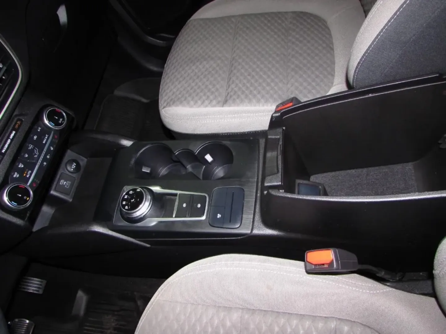 2022 /Dark Earth Gray Ford Escape SE Hybrid (1FMCU9BZ9NU) with an Other engine, Automatic transmission, located at 12836 Highway 21, De Soto, MO, 63020, (636) 337-7777, 38.151867, -90.575615 - **Discover Your Next Adventure with the Versatile 2022 Ford Escape SE Hybrid!**<br /> <br /> Are you ready to elevate your lifestyle? Whether you're commuting to work, heading out for family get-togethers, or planning weekend adventures, the 2022 Ford Escape SE Hybrid is the perfect companion. This - Photo#20