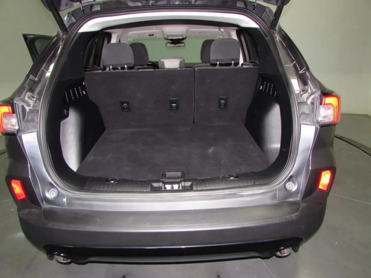 2022 /Dark Earth Gray Ford Escape SE Hybrid (1FMCU9BZ9NU) with an Other engine, Automatic transmission, located at 12836 Highway 21, De Soto, MO, 63020, (636) 337-7777, 38.151867, -90.575615 - **Discover Your Next Adventure with the Versatile 2022 Ford Escape SE Hybrid!**<br /> <br /> Are you ready to elevate your lifestyle? Whether you're commuting to work, heading out for family get-togethers, or planning weekend adventures, the 2022 Ford Escape SE Hybrid is the perfect companion. This - Photo#25