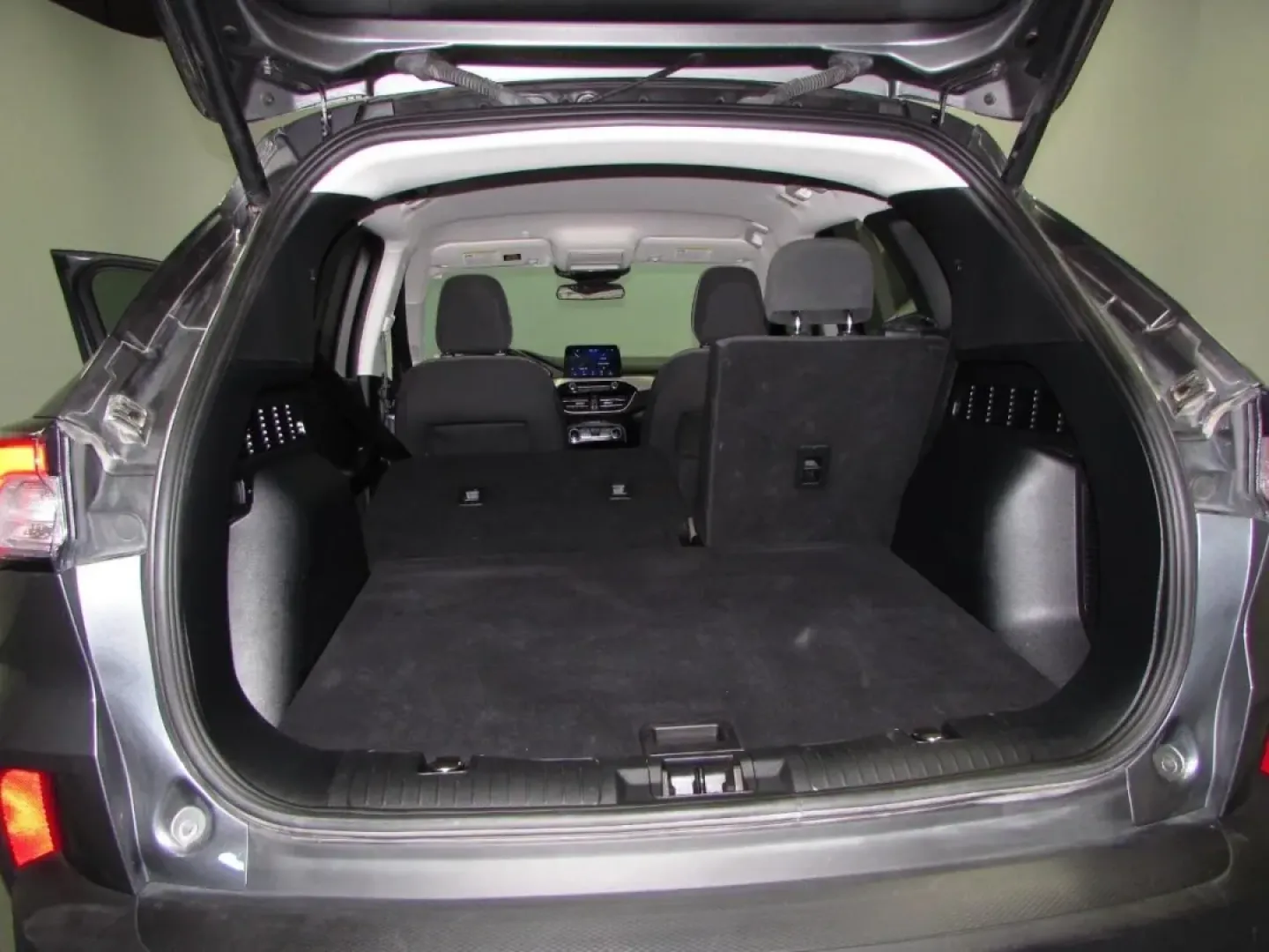 2022 /Dark Earth Gray Ford Escape SE Hybrid (1FMCU9BZ9NU) with an Other engine, Automatic transmission, located at 12836 Highway 21, De Soto, MO, 63020, (636) 337-7777, 38.151867, -90.575615 - **Discover Your Next Adventure with the Versatile 2022 Ford Escape SE Hybrid!**<br /> <br /> Are you ready to elevate your lifestyle? Whether you're commuting to work, heading out for family get-togethers, or planning weekend adventures, the 2022 Ford Escape SE Hybrid is the perfect companion. This - Photo#28