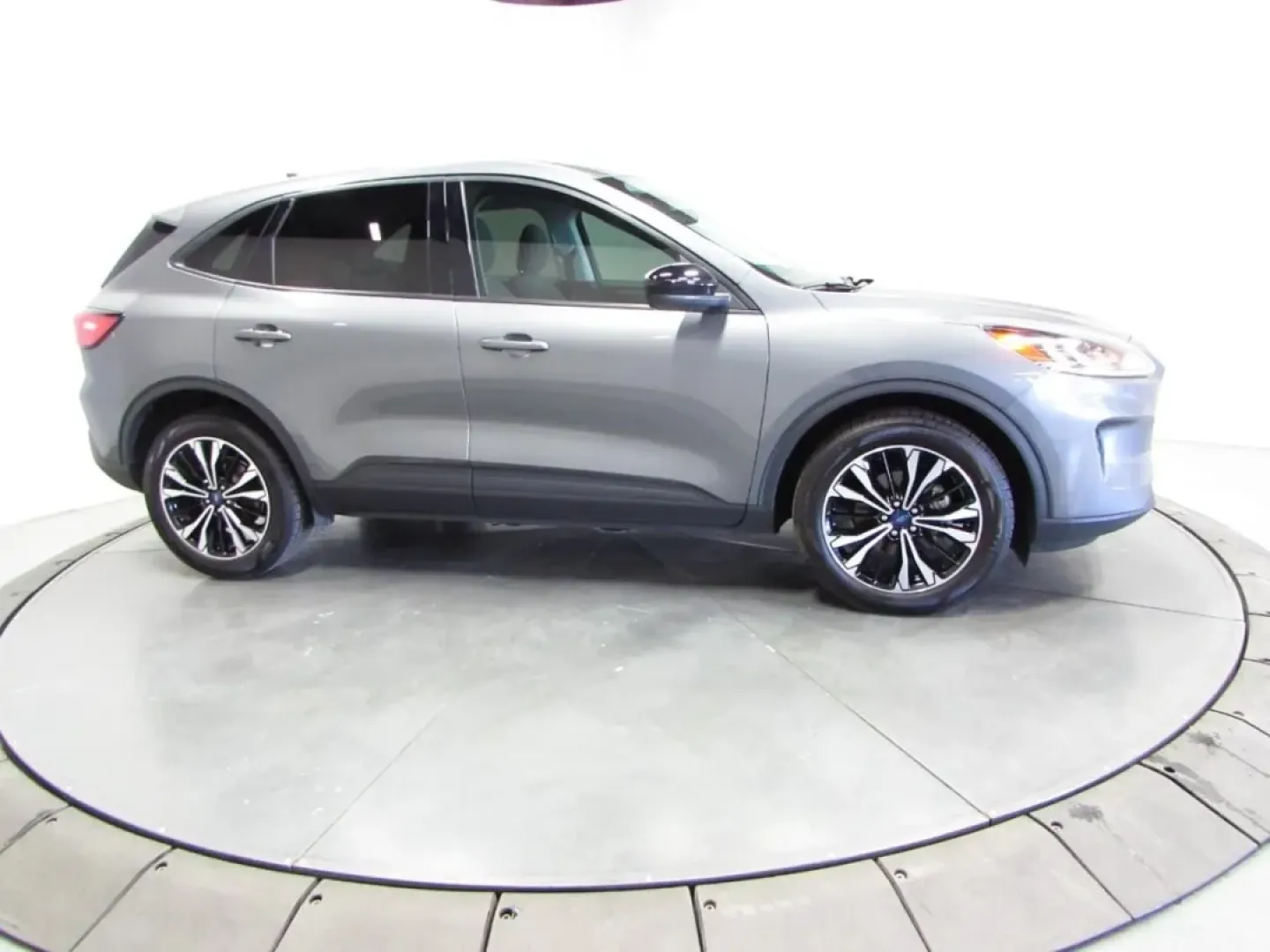 2022 /Dark Earth Gray Ford Escape SE Hybrid (1FMCU9BZ9NU) with an Other engine, Automatic transmission, located at 12836 Highway 21, De Soto, MO, 63020, (636) 337-7777, 38.151867, -90.575615 - **Discover Your Next Adventure with the Versatile 2022 Ford Escape SE Hybrid!**<br /> <br /> Are you ready to elevate your lifestyle? Whether you're commuting to work, heading out for family get-togethers, or planning weekend adventures, the 2022 Ford Escape SE Hybrid is the perfect companion. This - Photo#3