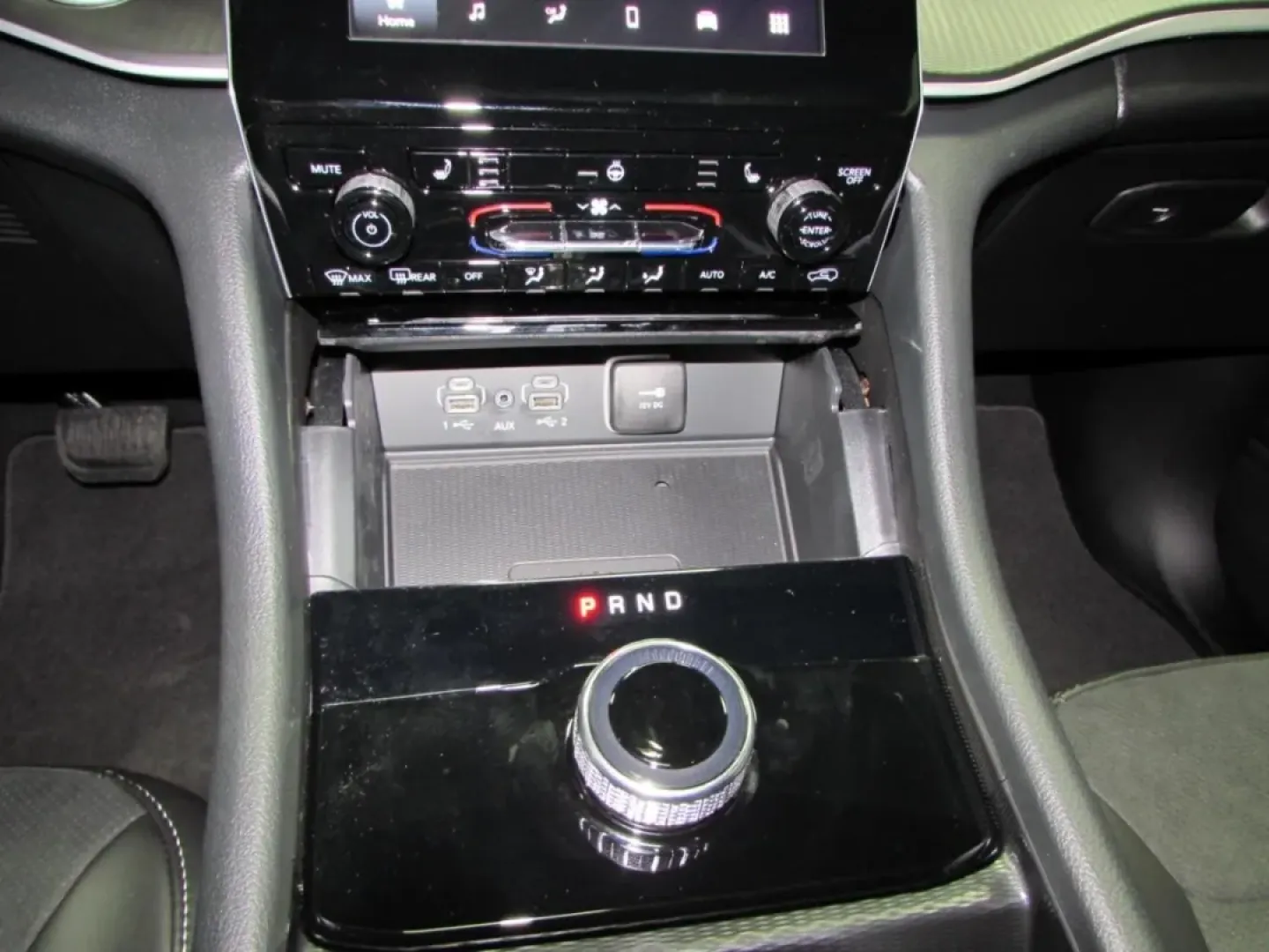 2025 /Global Black Jeep Grand Cherokee Altitude X (1C4RJHAG3S8) with an Other engine, Automatic transmission, located at 12830 Highway 21, De Soto, MO, 63020, (636) 337-7777, 38.153099, -90.573624 - **Adventure Awaits with the 2025 Jeep Grand Cherokee at Pettus CDJR DeSoto!**<br /> <br /> Are you ready to elevate your adventures? Look no further than the 2025 Jeep Grand Cherokee, a versatile SUV designed for those who crave both comfort and capability. Whether you're planning a weekend getaway - Photo#20