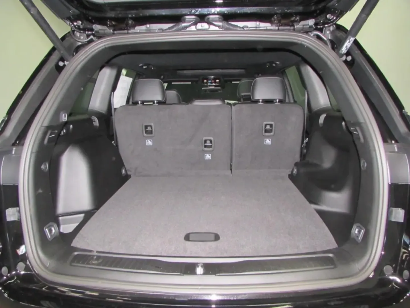 2025 /Global Black Jeep Grand Cherokee Altitude X (1C4RJHAG3S8) with an Other engine, Automatic transmission, located at 12830 Highway 21, De Soto, MO, 63020, (636) 337-7777, 38.153099, -90.573624 - **Adventure Awaits with the 2025 Jeep Grand Cherokee at Pettus CDJR DeSoto!**<br /> <br /> Are you ready to elevate your adventures? Look no further than the 2025 Jeep Grand Cherokee, a versatile SUV designed for those who crave both comfort and capability. Whether you're planning a weekend getaway - Photo#26