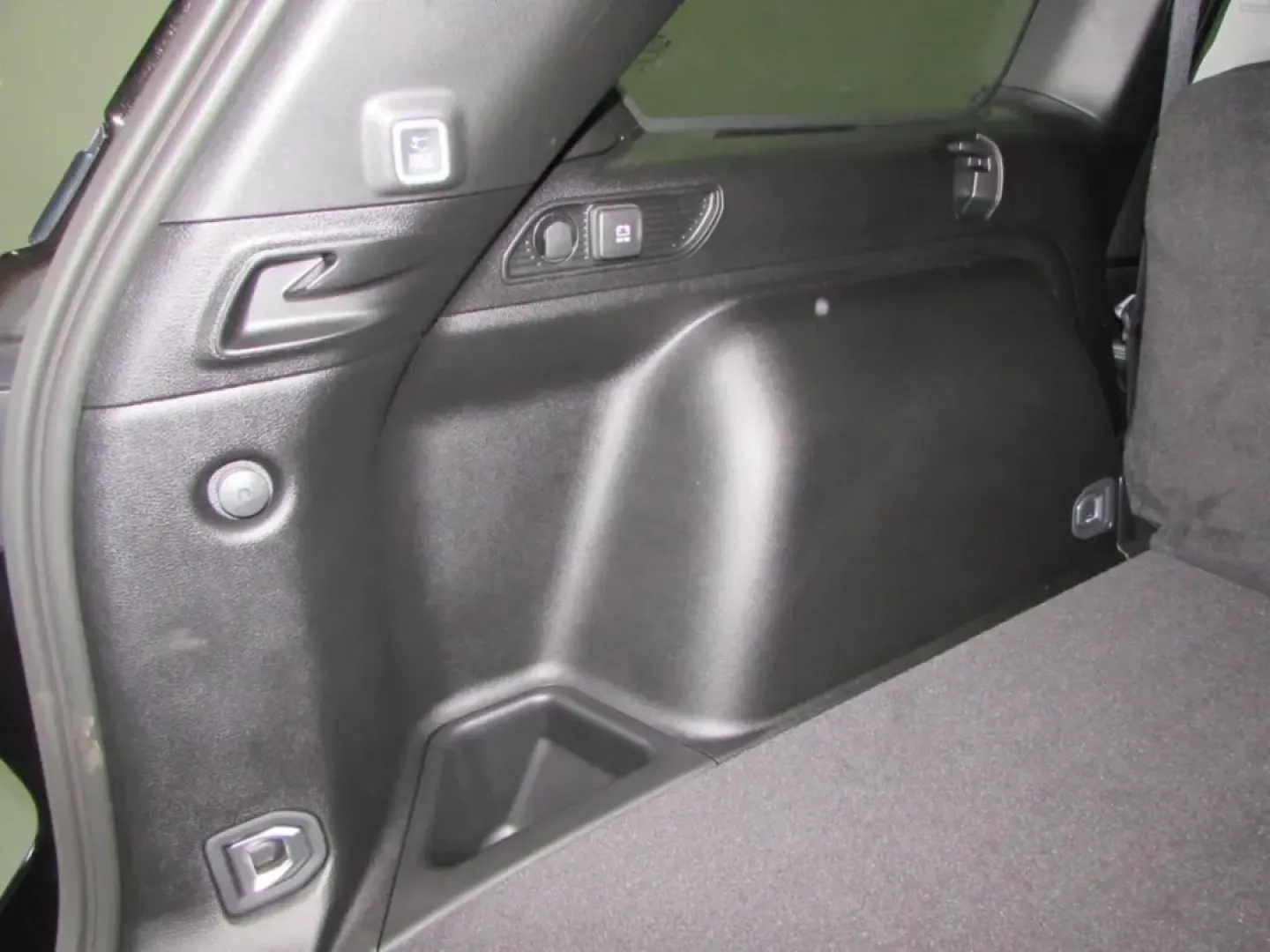 2025 /Global Black Jeep Grand Cherokee Altitude X (1C4RJHAG3S8) with an Other engine, Automatic transmission, located at 12830 Highway 21, De Soto, MO, 63020, (636) 337-7777, 38.153099, -90.573624 - **Adventure Awaits with the 2025 Jeep Grand Cherokee at Pettus CDJR DeSoto!**<br /> <br /> Are you ready to elevate your adventures? Look no further than the 2025 Jeep Grand Cherokee, a versatile SUV designed for those who crave both comfort and capability. Whether you're planning a weekend getaway - Photo#27