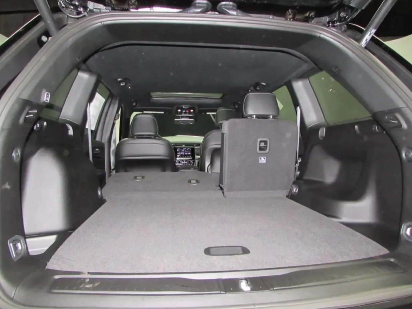 2025 /Global Black Jeep Grand Cherokee Altitude X (1C4RJHAG3S8) with an Other engine, Automatic transmission, located at 12830 Highway 21, De Soto, MO, 63020, (636) 337-7777, 38.153099, -90.573624 - **Adventure Awaits with the 2025 Jeep Grand Cherokee at Pettus CDJR DeSoto!**<br /> <br /> Are you ready to elevate your adventures? Look no further than the 2025 Jeep Grand Cherokee, a versatile SUV designed for those who crave both comfort and capability. Whether you're planning a weekend getaway - Photo#28