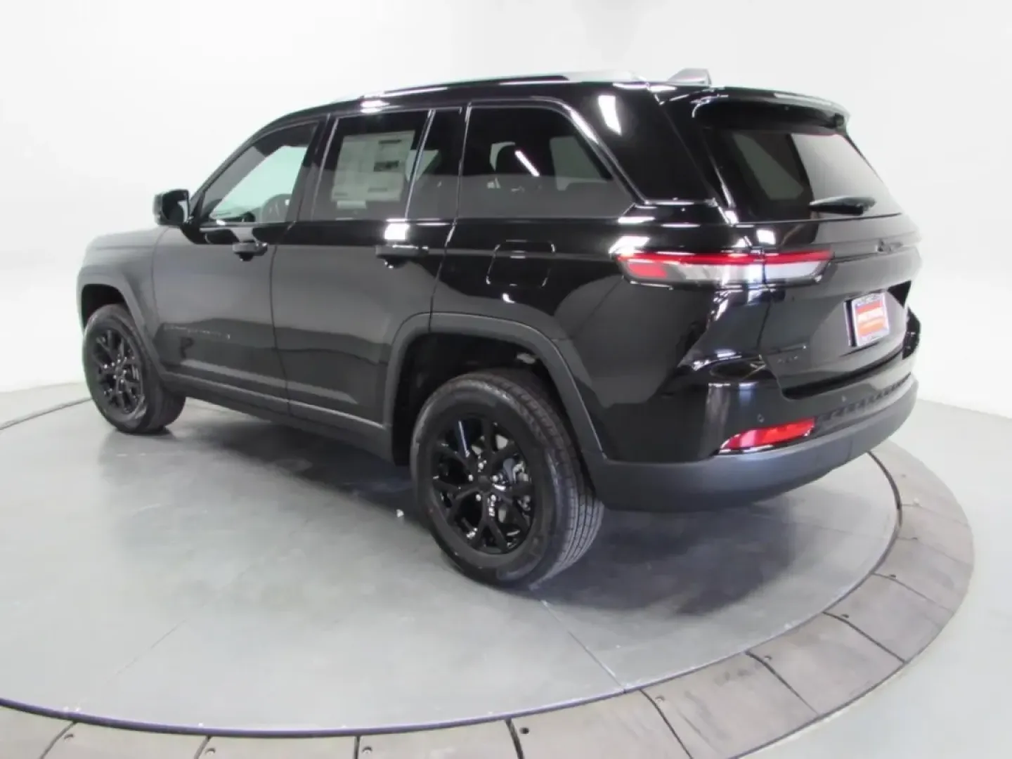 2025 /Global Black Jeep Grand Cherokee Altitude X (1C4RJHAG3S8) with an Other engine, Automatic transmission, located at 12830 Highway 21, De Soto, MO, 63020, (636) 337-7777, 38.153099, -90.573624 - **Adventure Awaits with the 2025 Jeep Grand Cherokee at Pettus CDJR DeSoto!**<br /> <br /> Are you ready to elevate your adventures? Look no further than the 2025 Jeep Grand Cherokee, a versatile SUV designed for those who crave both comfort and capability. Whether you're planning a weekend getaway - Photo#6