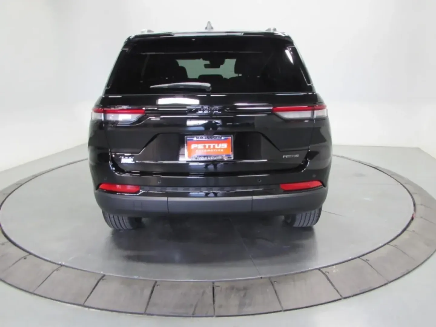 2025 /Global Black Jeep Grand Cherokee Altitude X (1C4RJHAG3S8) with an Other engine, Automatic transmission, located at 12830 Highway 21, De Soto, MO, 63020, (636) 337-7777, 38.153099, -90.573624 - **Adventure Awaits with the 2025 Jeep Grand Cherokee at Pettus CDJR DeSoto!**<br /> <br /> Are you ready to elevate your adventures? Look no further than the 2025 Jeep Grand Cherokee, a versatile SUV designed for those who crave both comfort and capability. Whether you're planning a weekend getaway - Photo#7