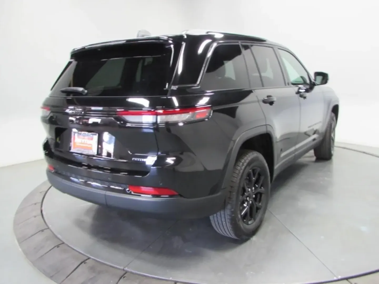 2025 /Global Black Jeep Grand Cherokee Altitude X (1C4RJHAG3S8) with an Other engine, Automatic transmission, located at 12830 Highway 21, De Soto, MO, 63020, (636) 337-7777, 38.153099, -90.573624 - **Adventure Awaits with the 2025 Jeep Grand Cherokee at Pettus CDJR DeSoto!**<br /> <br /> Are you ready to elevate your adventures? Look no further than the 2025 Jeep Grand Cherokee, a versatile SUV designed for those who crave both comfort and capability. Whether you're planning a weekend getaway - Photo#8