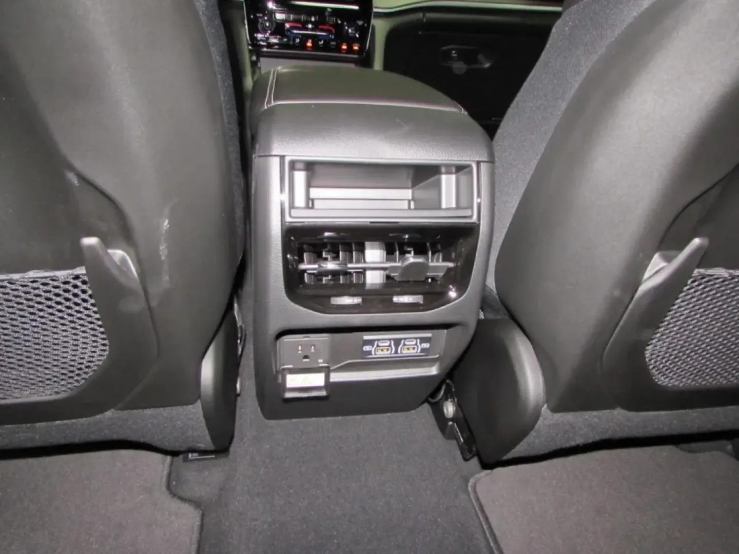 2025 /Global Black Jeep Grand Cherokee Altitude X (1C4RJHAG5S8) with an Other engine, Automatic transmission, located at 12830 Highway 21, De Soto, MO, 63020, (636) 337-7777, 38.153099, -90.573624 - Discover the perfect blend of adventure and family-friendly utility with the 2025 Jeep Grand Cherokee, now available at Pettus CDJR DeSoto! If you're in the market for a vehicle that can handle everything from daily commutes to weekend explorations, this pre-owned SUV is designed for those who crave - Photo#25