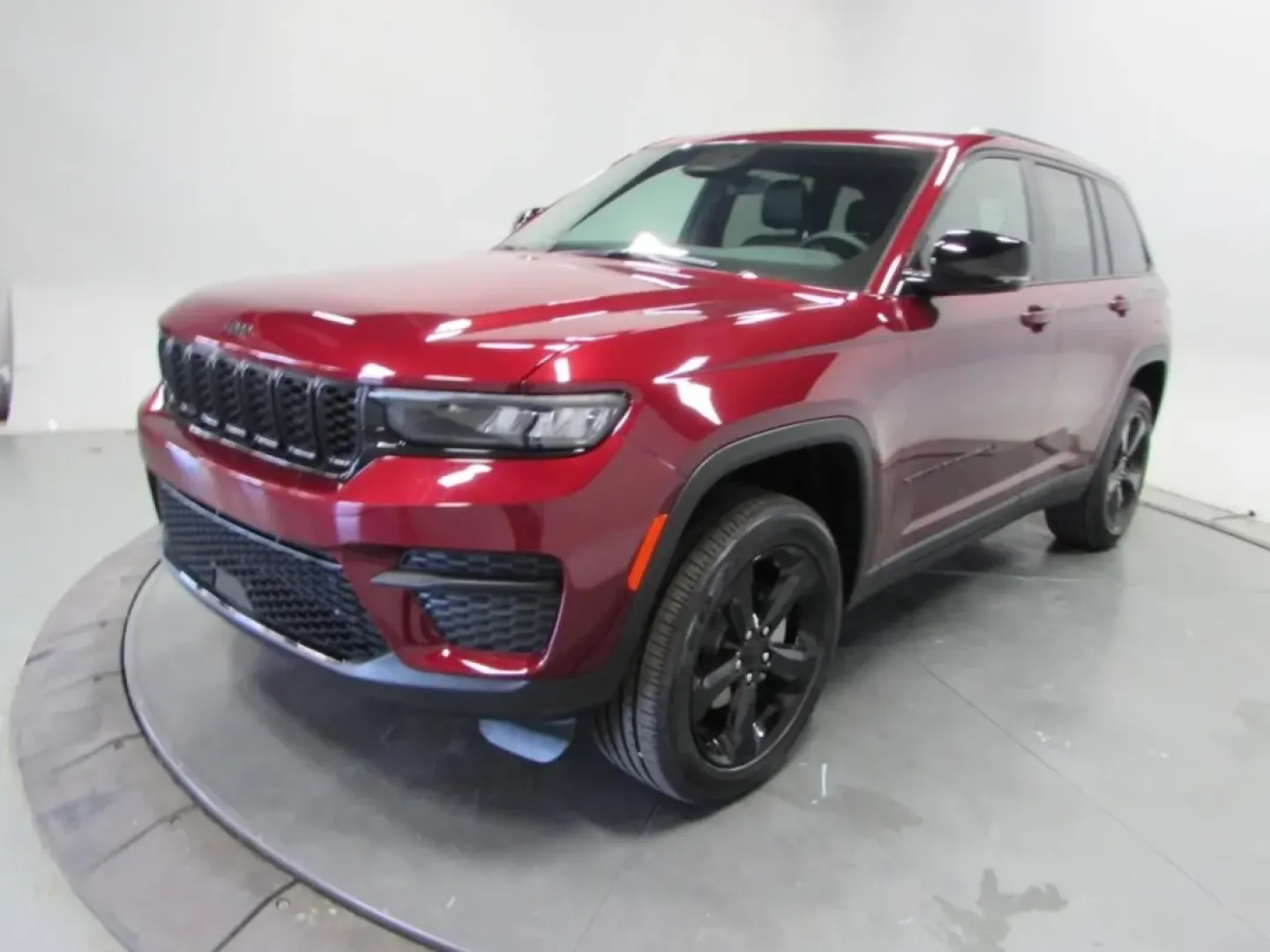 2025 /Global Black Jeep Grand Cherokee Altitude X (1C4RJHAG5S8) with an Other engine, Automatic transmission, located at 12830 Highway 21, De Soto, MO, 63020, (636) 337-7777, 38.153099, -90.573624 - Discover the perfect blend of adventure and family-friendly utility with the 2025 Jeep Grand Cherokee, now available at Pettus CDJR DeSoto! If you're in the market for a vehicle that can handle everything from daily commutes to weekend explorations, this pre-owned SUV is designed for those who crave - Photo#2