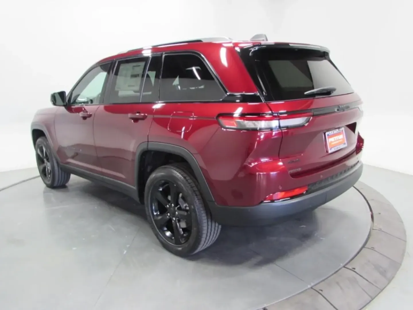 2025 /Global Black Jeep Grand Cherokee Altitude X (1C4RJHAG5S8) with an Other engine, Automatic transmission, located at 12830 Highway 21, De Soto, MO, 63020, (636) 337-7777, 38.153099, -90.573624 - Discover the perfect blend of adventure and family-friendly utility with the 2025 Jeep Grand Cherokee, now available at Pettus CDJR DeSoto! If you're in the market for a vehicle that can handle everything from daily commutes to weekend explorations, this pre-owned SUV is designed for those who crave - Photo#5