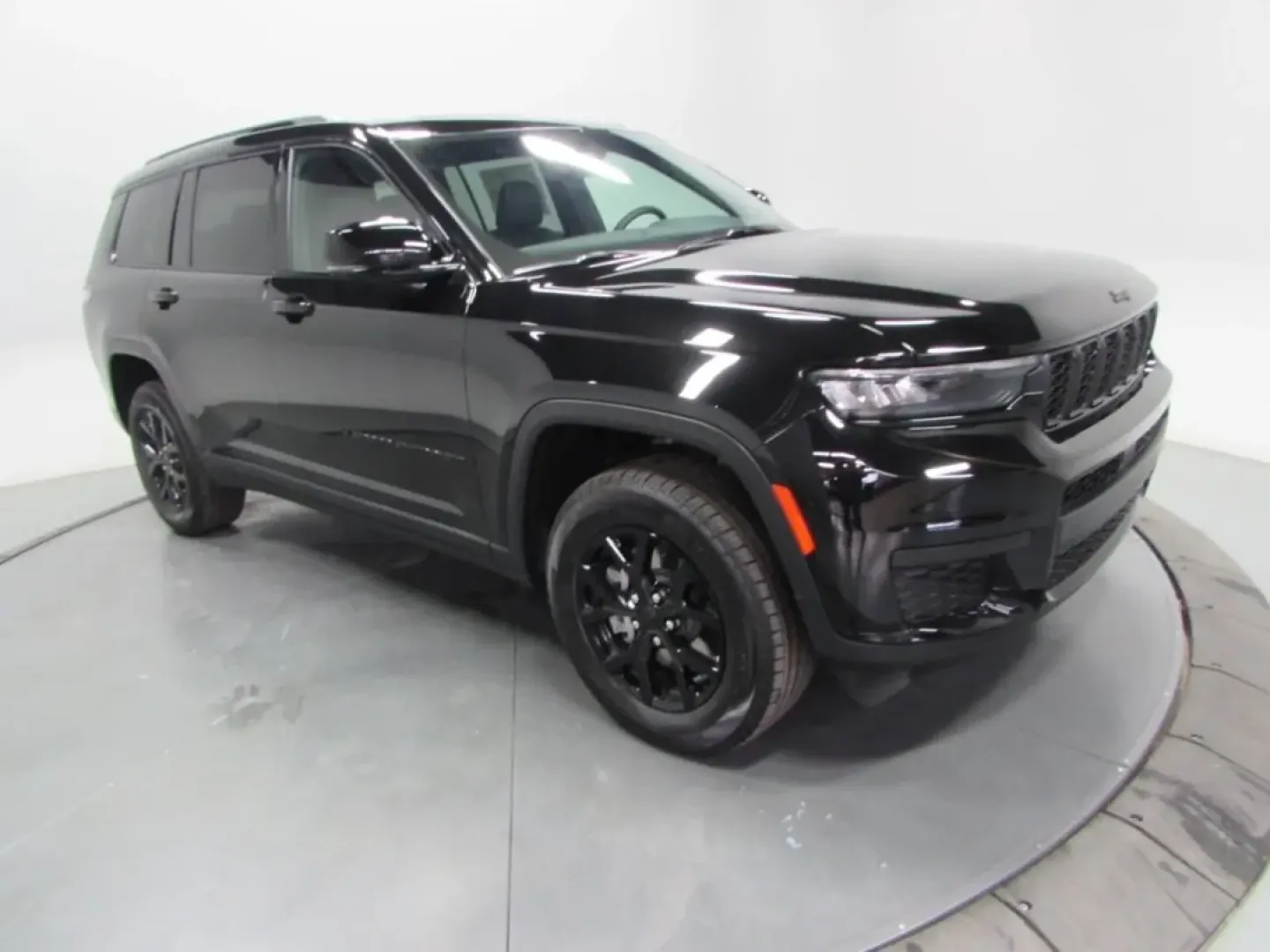 2025 /Global Black Jeep Grand Cherokee Altitude X (1C4RJKAG1S8) with an Other engine, Automatic transmission, located at 12830 Highway 21, De Soto, MO, 63020, (636) 337-7777, 38.153099, -90.573624 - **Discover Your Next Adventure with the 2025 Jeep Grand Cherokee at Pettus CDJR DeSoto!**<br /> <br /> Are you ready to elevate your lifestyle with an SUV that blends rugged capability with luxurious comfort? Whether you're conquering off-road trails, embarking on family road trips, or commuting thr - Photo#0