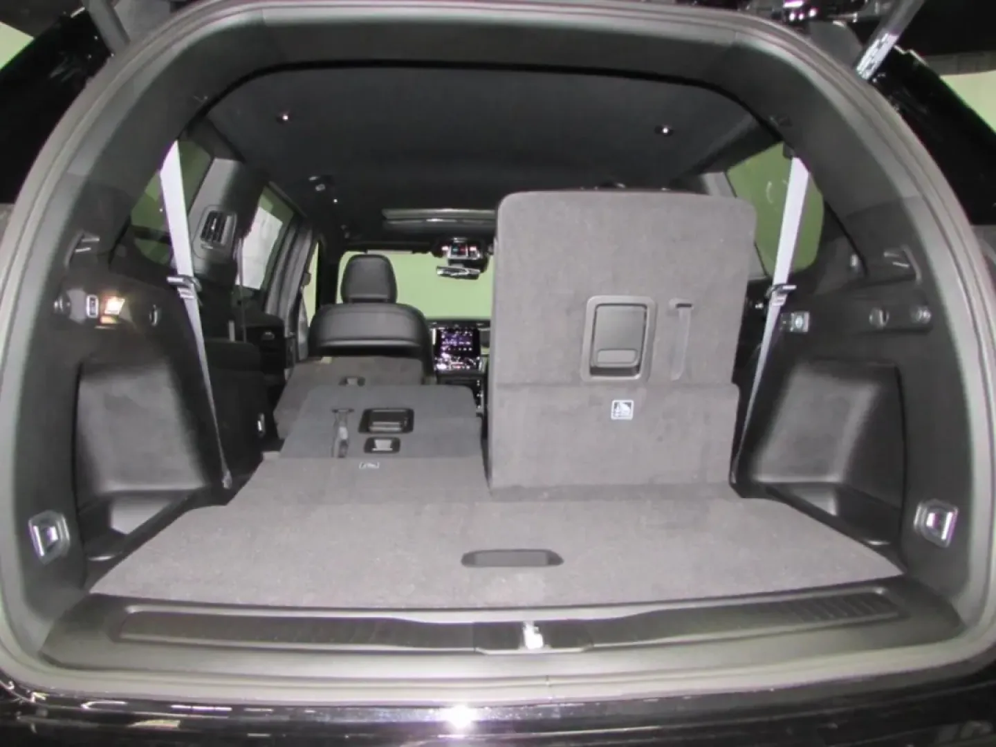 2025 /Global Black Jeep Grand Cherokee Altitude X (1C4RJKAG1S8) with an Other engine, Automatic transmission, located at 12830 Highway 21, De Soto, MO, 63020, (636) 337-7777, 38.153099, -90.573624 - **Discover Your Next Adventure with the 2025 Jeep Grand Cherokee at Pettus CDJR DeSoto!**<br /> <br /> Are you ready to elevate your lifestyle with an SUV that blends rugged capability with luxurious comfort? Whether you're conquering off-road trails, embarking on family road trips, or commuting thr - Photo#30