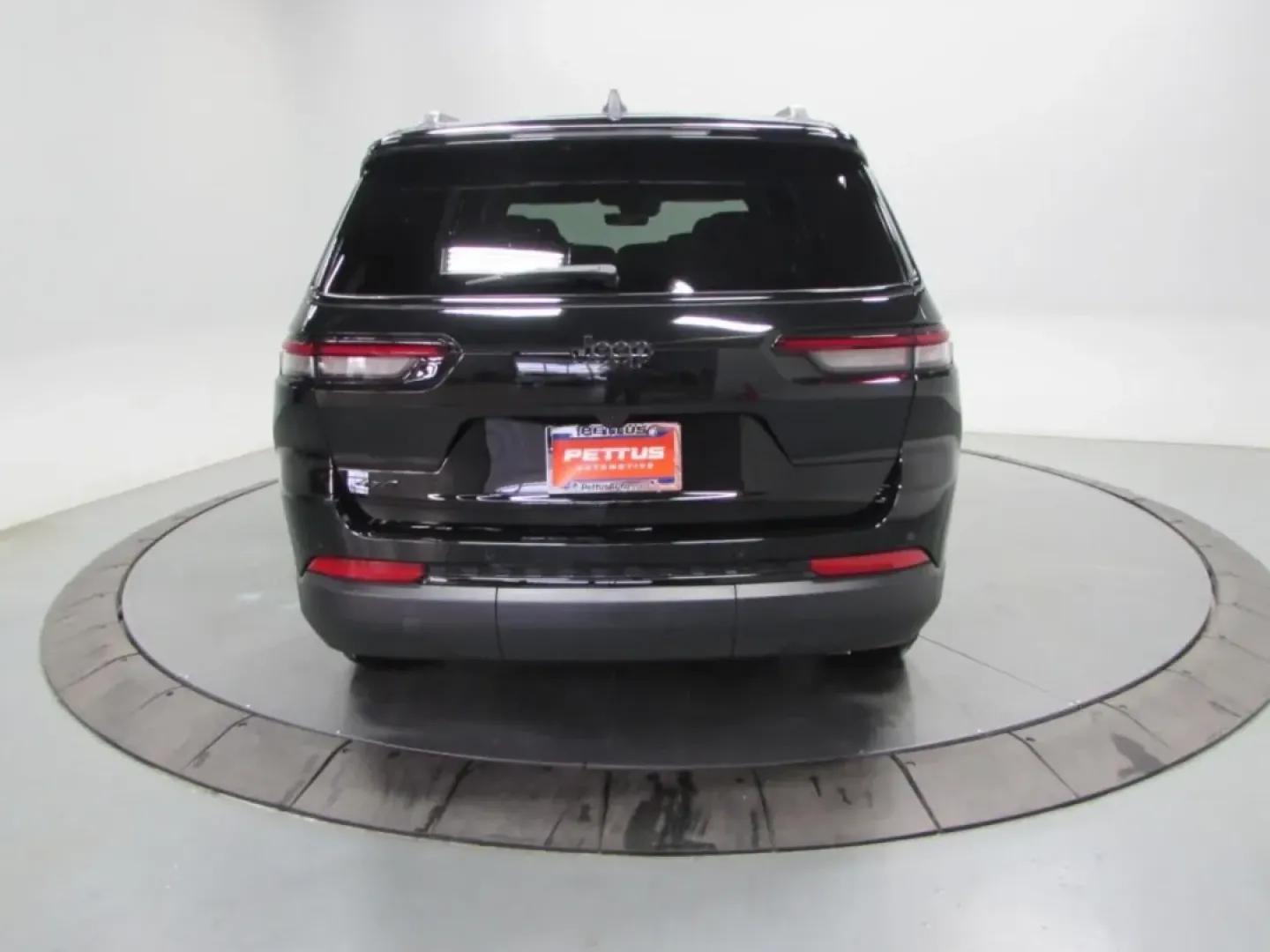 2025 /Global Black Jeep Grand Cherokee Altitude X (1C4RJKAG1S8) with an Other engine, Automatic transmission, located at 12830 Highway 21, De Soto, MO, 63020, (636) 337-7777, 38.153099, -90.573624 - **Discover Your Next Adventure with the 2025 Jeep Grand Cherokee at Pettus CDJR DeSoto!**<br /> <br /> Are you ready to elevate your lifestyle with an SUV that blends rugged capability with luxurious comfort? Whether you're conquering off-road trails, embarking on family road trips, or commuting thr - Photo#6