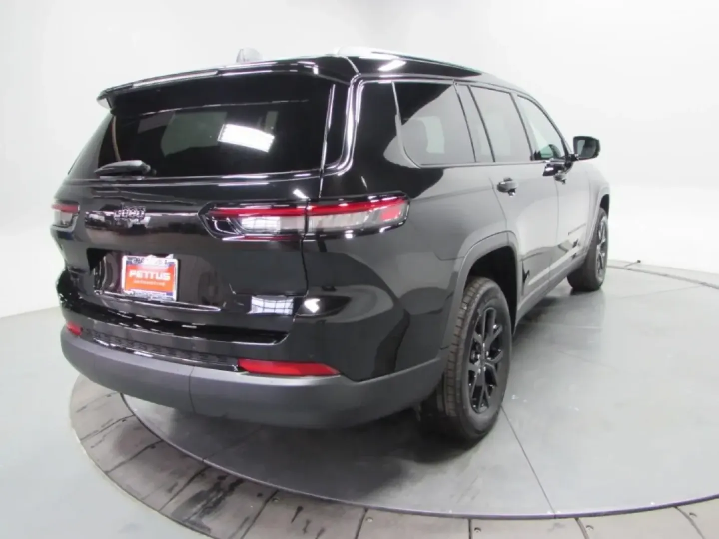 2025 /Global Black Jeep Grand Cherokee Altitude X (1C4RJKAG1S8) with an Other engine, Automatic transmission, located at 12830 Highway 21, De Soto, MO, 63020, (636) 337-7777, 38.153099, -90.573624 - **Discover Your Next Adventure with the 2025 Jeep Grand Cherokee at Pettus CDJR DeSoto!**<br /> <br /> Are you ready to elevate your lifestyle with an SUV that blends rugged capability with luxurious comfort? Whether you're conquering off-road trails, embarking on family road trips, or commuting thr - Photo#7