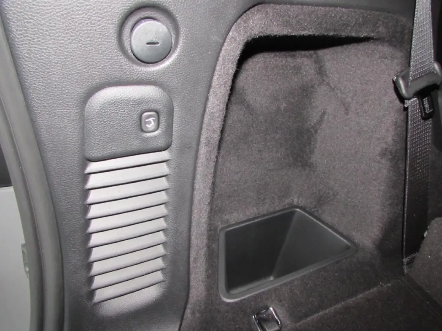 2026 /Black Dodge Durango GT (1C4SDJCT1TC) with an Other engine, Automatic transmission, located at 12830 Highway 21, De Soto, MO, 63020, (636) 337-7777, 38.153099, -90.573624 - Are you ready to elevate your family adventures and weekend getaways? Look no further than the stunning 2026 Dodge Durango, now available at Pettus CDJR DeSoto. This SUV is not just a vehicle; it's your partner for making unforgettable memories with loved ones. Whether you're navigating the bustling - Photo#28