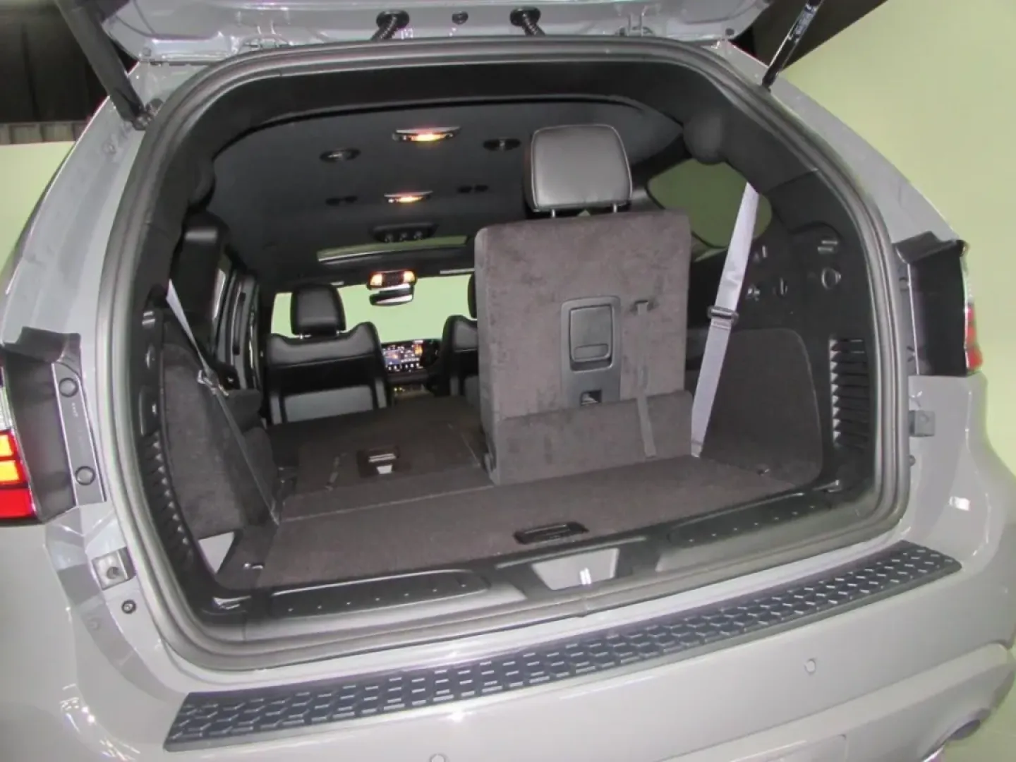 2026 /Black Dodge Durango GT (1C4SDJCT1TC) with an Other engine, Automatic transmission, located at 12830 Highway 21, De Soto, MO, 63020, (636) 337-7777, 38.153099, -90.573624 - Are you ready to elevate your family adventures and weekend getaways? Look no further than the stunning 2026 Dodge Durango, now available at Pettus CDJR DeSoto. This SUV is not just a vehicle; it's your partner for making unforgettable memories with loved ones. Whether you're navigating the bustling - Photo#30