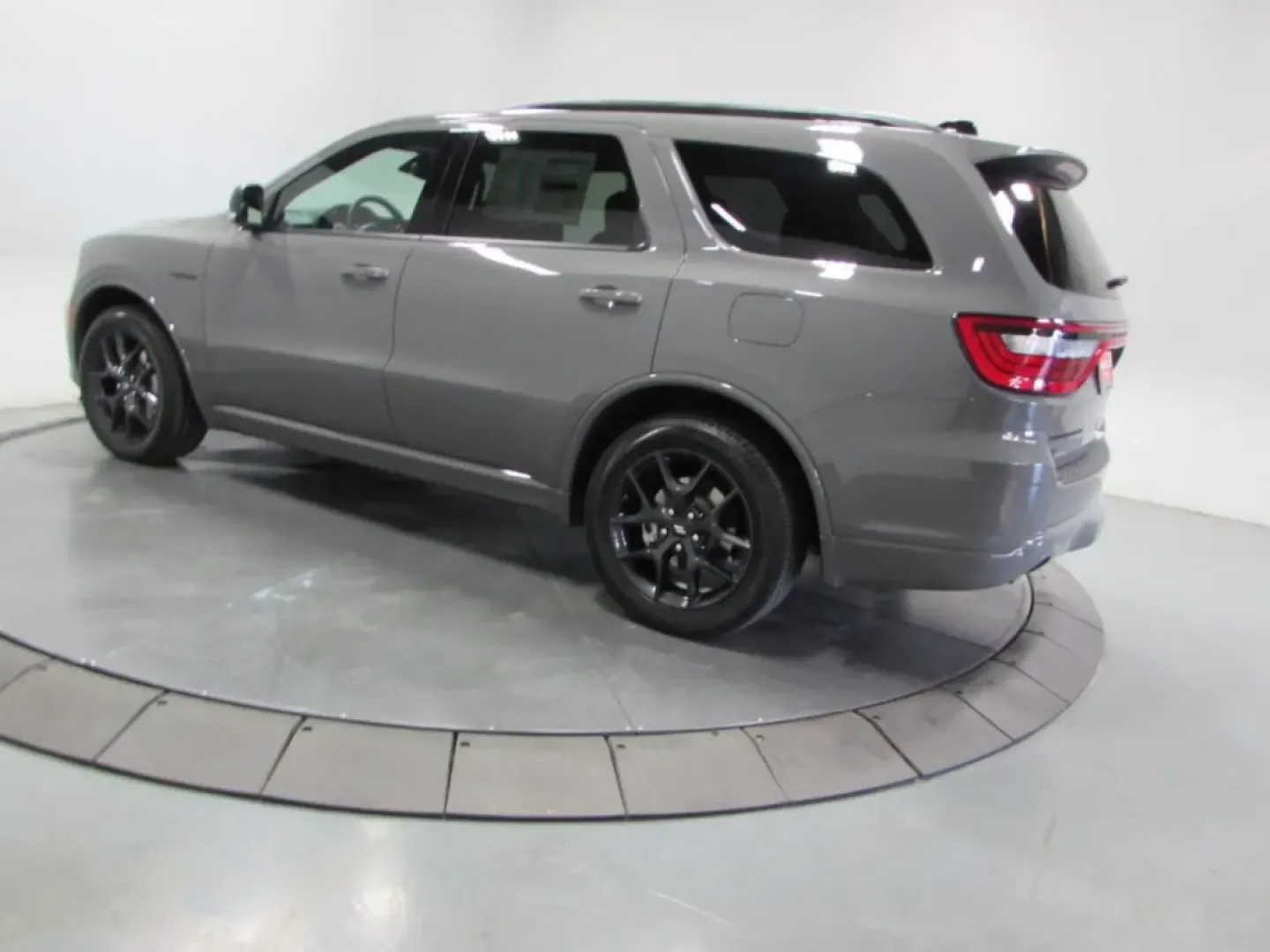 2026 /Black Dodge Durango GT (1C4SDJCT1TC) with an Other engine, Automatic transmission, located at 12830 Highway 21, De Soto, MO, 63020, (636) 337-7777, 38.153099, -90.573624 - Are you ready to elevate your family adventures and weekend getaways? Look no further than the stunning 2026 Dodge Durango, now available at Pettus CDJR DeSoto. This SUV is not just a vehicle; it's your partner for making unforgettable memories with loved ones. Whether you're navigating the bustling - Photo#5