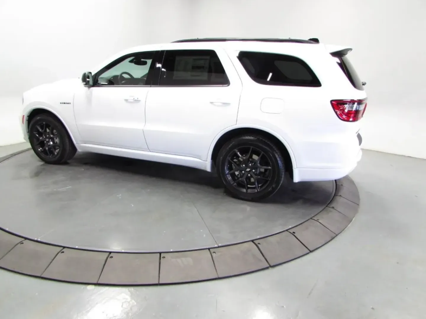 2026 /Black Dodge Durango GT (1C4SDJCT4TC) with an Other engine, Automatic transmission, located at 12830 Highway 21, De Soto, MO, 63020, (636) 337-7777, 38.153099, -90.573624 - If you're looking for an SUV that can keep up with your adventurous lifestyle, look no further than the 2026 Dodge Durango available now at Pettus CDJR DeSoto in De Soto, MO! This robust and stylish sport utility vehicle is perfect for family road trips, daily commutes, or weekend getaways, providin - Photo#4