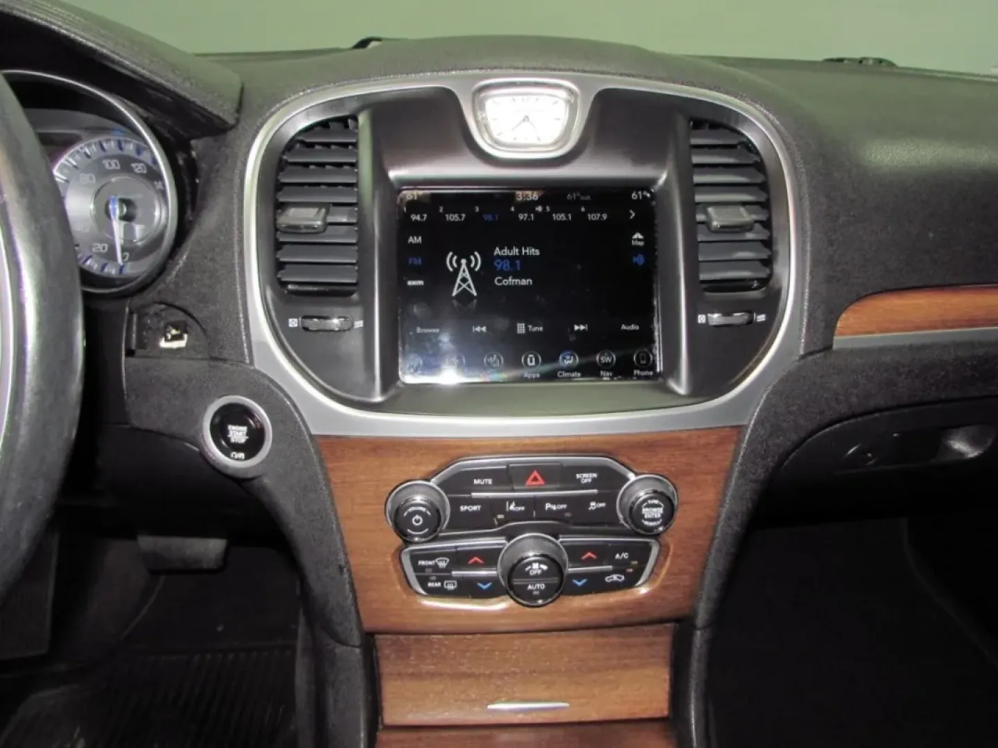 2018 /Black Chrysler 300 C (2C3CCAPT8JH) with an Other engine, Automatic transmission, located at 12830 Highway 21, De Soto, MO, 63020, (636) 337-7777, 38.153099, -90.573624 - Looking for a spacious and luxurious sedan that perfectly balances comfort and performance? The 2018 Chrysler 300C is the ideal choice for those who appreciate the finer things in life while still needing a reliable vehicle for daily commutes or weekend getaways. With its powerful 5.7L engine and re - Photo#18