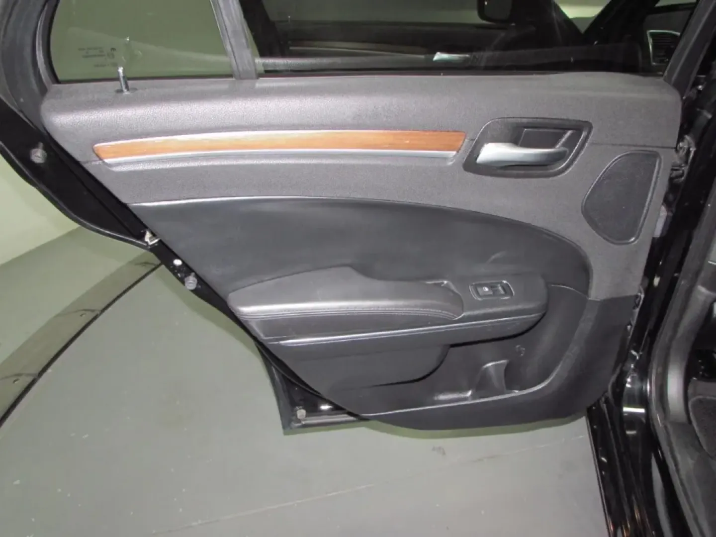 2018 /Black Chrysler 300 C (2C3CCAPT8JH) with an Other engine, Automatic transmission, located at 12830 Highway 21, De Soto, MO, 63020, (636) 337-7777, 38.153099, -90.573624 - Looking for a spacious and luxurious sedan that perfectly balances comfort and performance? The 2018 Chrysler 300C is the ideal choice for those who appreciate the finer things in life while still needing a reliable vehicle for daily commutes or weekend getaways. With its powerful 5.7L engine and re - Photo#21