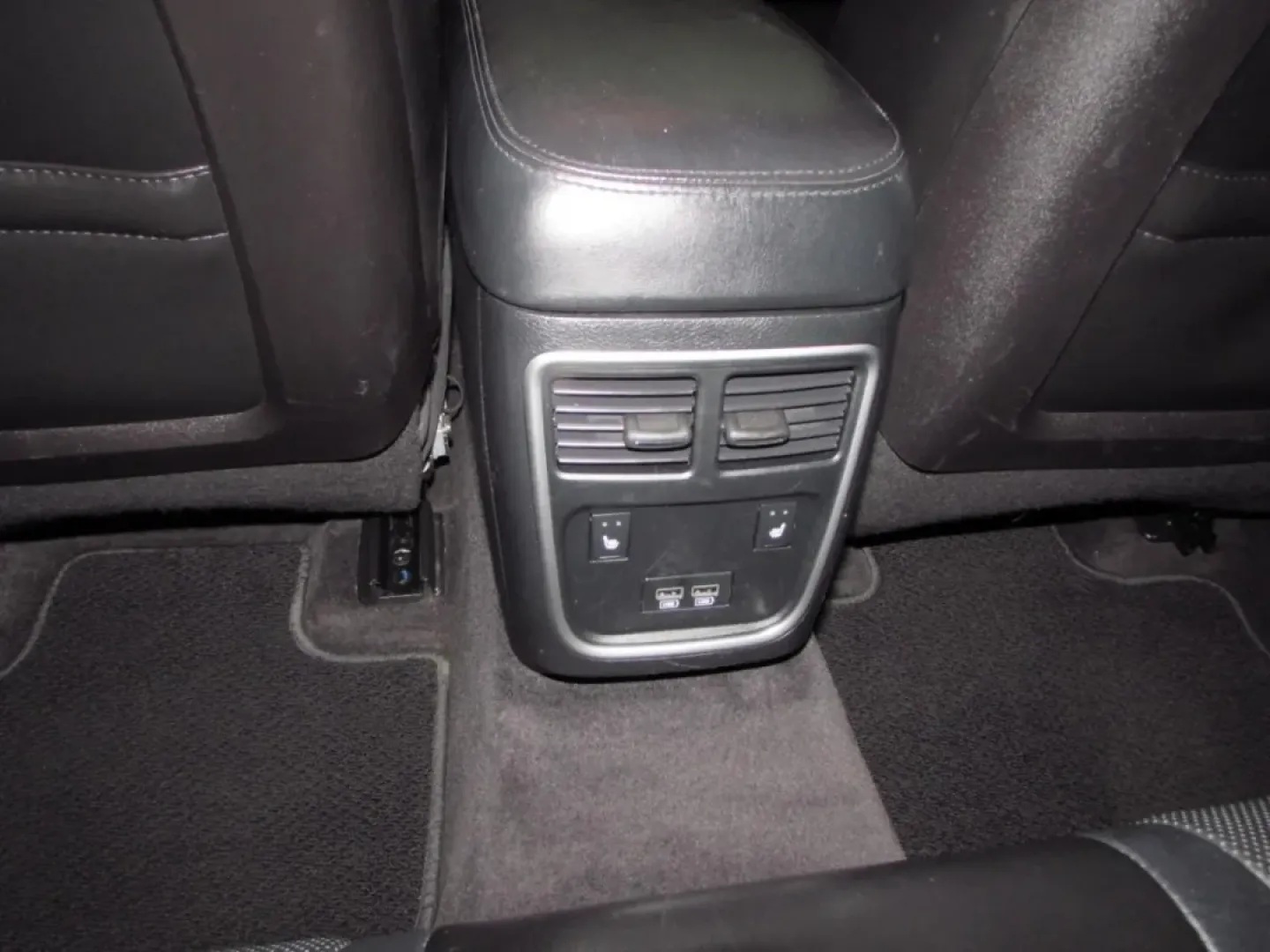 2018 /Black Chrysler 300 C (2C3CCAPT8JH) with an Other engine, Automatic transmission, located at 12830 Highway 21, De Soto, MO, 63020, (636) 337-7777, 38.153099, -90.573624 - Looking for a spacious and luxurious sedan that perfectly balances comfort and performance? The 2018 Chrysler 300C is the ideal choice for those who appreciate the finer things in life while still needing a reliable vehicle for daily commutes or weekend getaways. With its powerful 5.7L engine and re - Photo#23