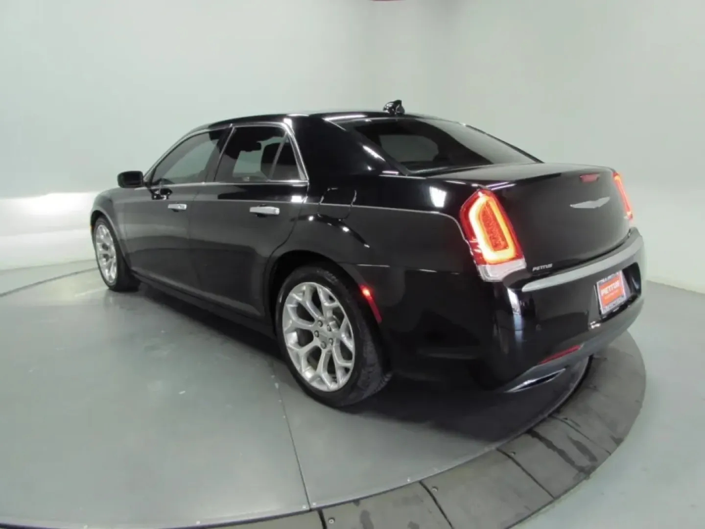 2018 /Black Chrysler 300 C (2C3CCAPT8JH) with an Other engine, Automatic transmission, located at 12830 Highway 21, De Soto, MO, 63020, (636) 337-7777, 38.153099, -90.573624 - Looking for a spacious and luxurious sedan that perfectly balances comfort and performance? The 2018 Chrysler 300C is the ideal choice for those who appreciate the finer things in life while still needing a reliable vehicle for daily commutes or weekend getaways. With its powerful 5.7L engine and re - Photo#5