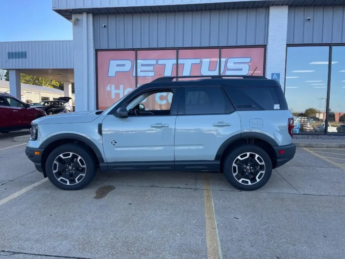 2021 Ford Bronco Sport Outer Banks (3FMCR9C64MR) with an 1.5L Turbocharged engine, Automatic transmission, located at 970 Woodlawn Dr., Farmington, MO, 63640, (573) 431-7800, 37.825642, -90.468674 - ### Discover Your Next Adventure with the 2021 Ford Bronco Sport Outer Banks at Pettus CDJR Farmington!<br /> <br /> Are you ready to elevate your weekend adventures or daily commutes? Look no further than this stunning 2021 Ford Bronco Sport Outer Banks, now available at Pettus CDJR Farmington! Wit - Photo#2
