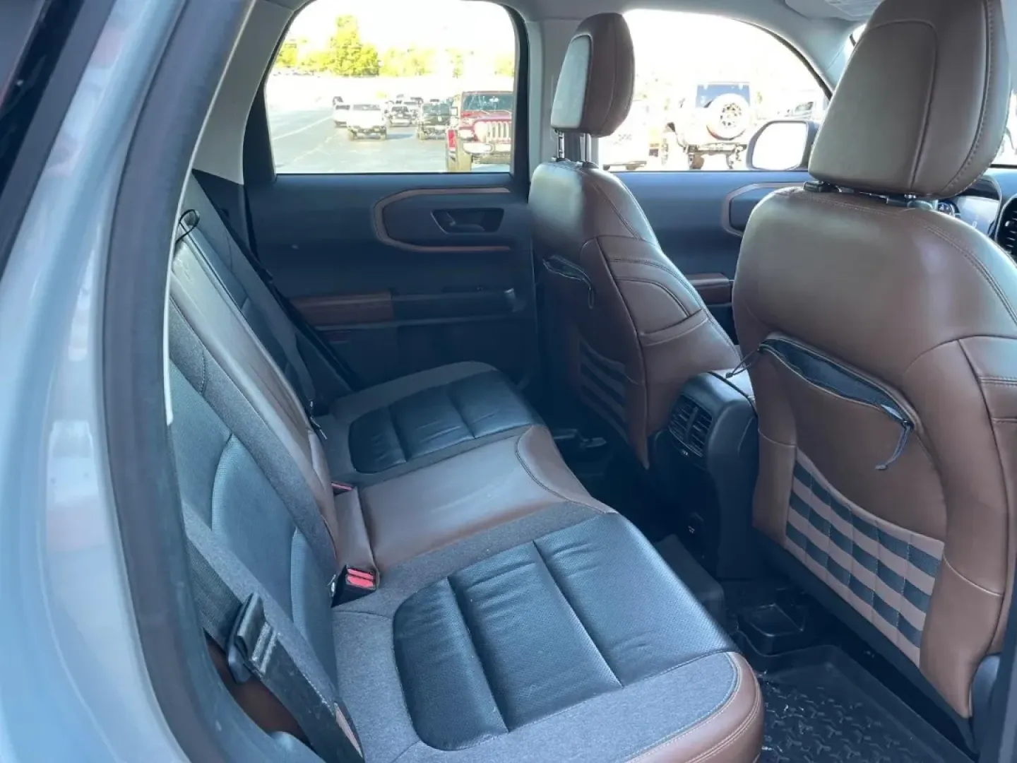 2021 Ford Bronco Sport Outer Banks (3FMCR9C64MR) with an 1.5L Turbocharged engine, Automatic transmission, located at 970 Woodlawn Dr., Farmington, MO, 63640, (573) 431-7800, 37.825642, -90.468674 - ### Discover Your Next Adventure with the 2021 Ford Bronco Sport Outer Banks at Pettus CDJR Farmington!<br /> <br /> Are you ready to elevate your weekend adventures or daily commutes? Look no further than this stunning 2021 Ford Bronco Sport Outer Banks, now available at Pettus CDJR Farmington! Wit - Photo#7