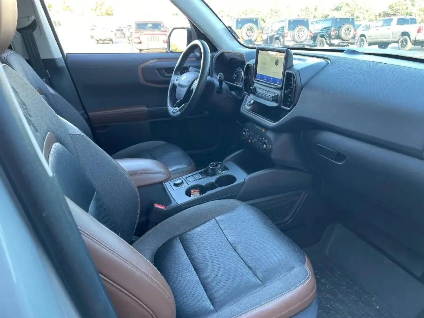 2021 Ford Bronco Sport Outer Banks (3FMCR9C64MR) with an 1.5L Turbocharged engine, Automatic transmission, located at 970 Woodlawn Dr., Farmington, MO, 63640, (573) 431-7800, 37.825642, -90.468674 - ### Discover Your Next Adventure with the 2021 Ford Bronco Sport Outer Banks at Pettus CDJR Farmington!<br /> <br /> Are you ready to elevate your weekend adventures or daily commutes? Look no further than this stunning 2021 Ford Bronco Sport Outer Banks, now available at Pettus CDJR Farmington! Wit - Photo#8