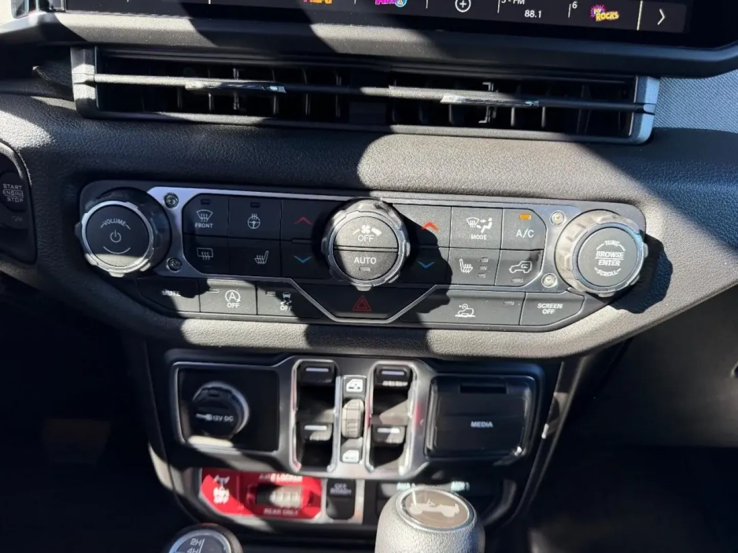 2026 /Black Cloth Jeep Wrangler Willys (1C4RJXDG6TW) with an 3.6L V6 engine, 6A transmission, located at 970 Woodlawn Dr., Farmington, MO, 63640, (573) 431-7800, 37.825642, -90.468674 - **Adventure Awaits with the 2026 Jeep Wrangler Willys Perfect for Weekend Explorations!**<br /> <br /> Are you ready to take your weekend getaways to the next level? Look no further than the 2026 Jeep Wrangler Willys, the quintessential off-road vehicle that promises to elevate your adventures. Wit - Photo#15